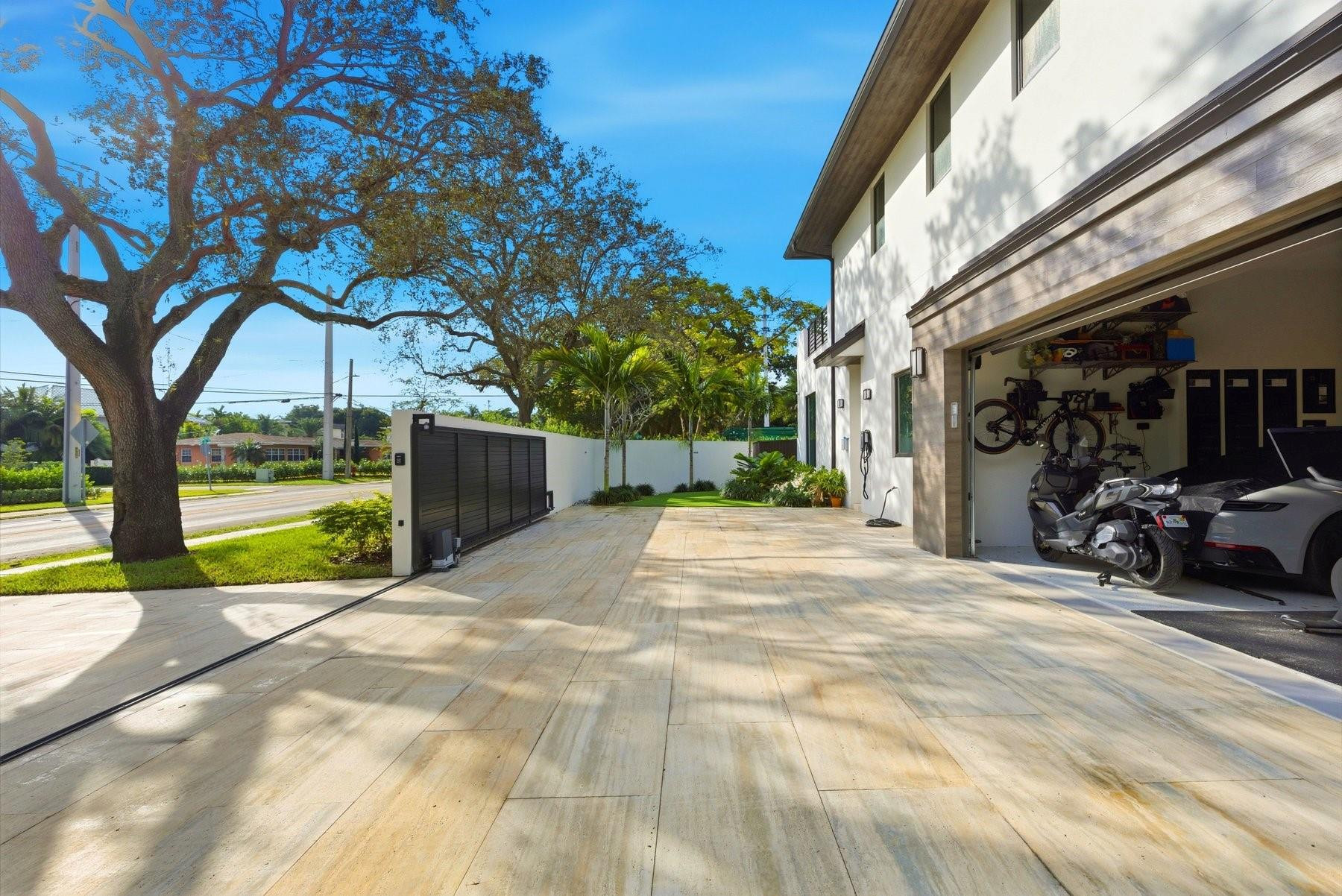 2103 Bayview Fort Lauderdale, FL 33305