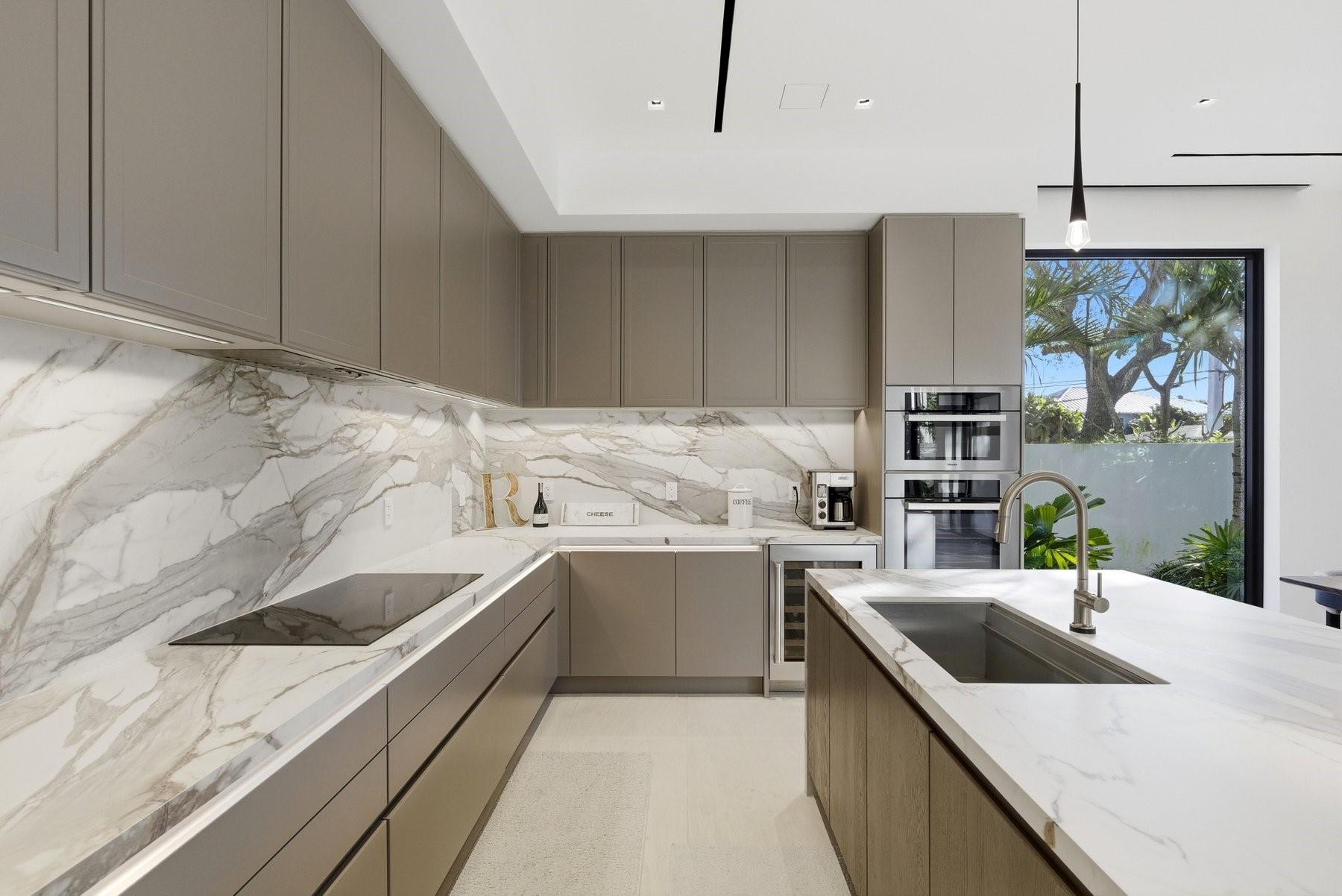 2103 Bayview Fort Lauderdale, FL 33305