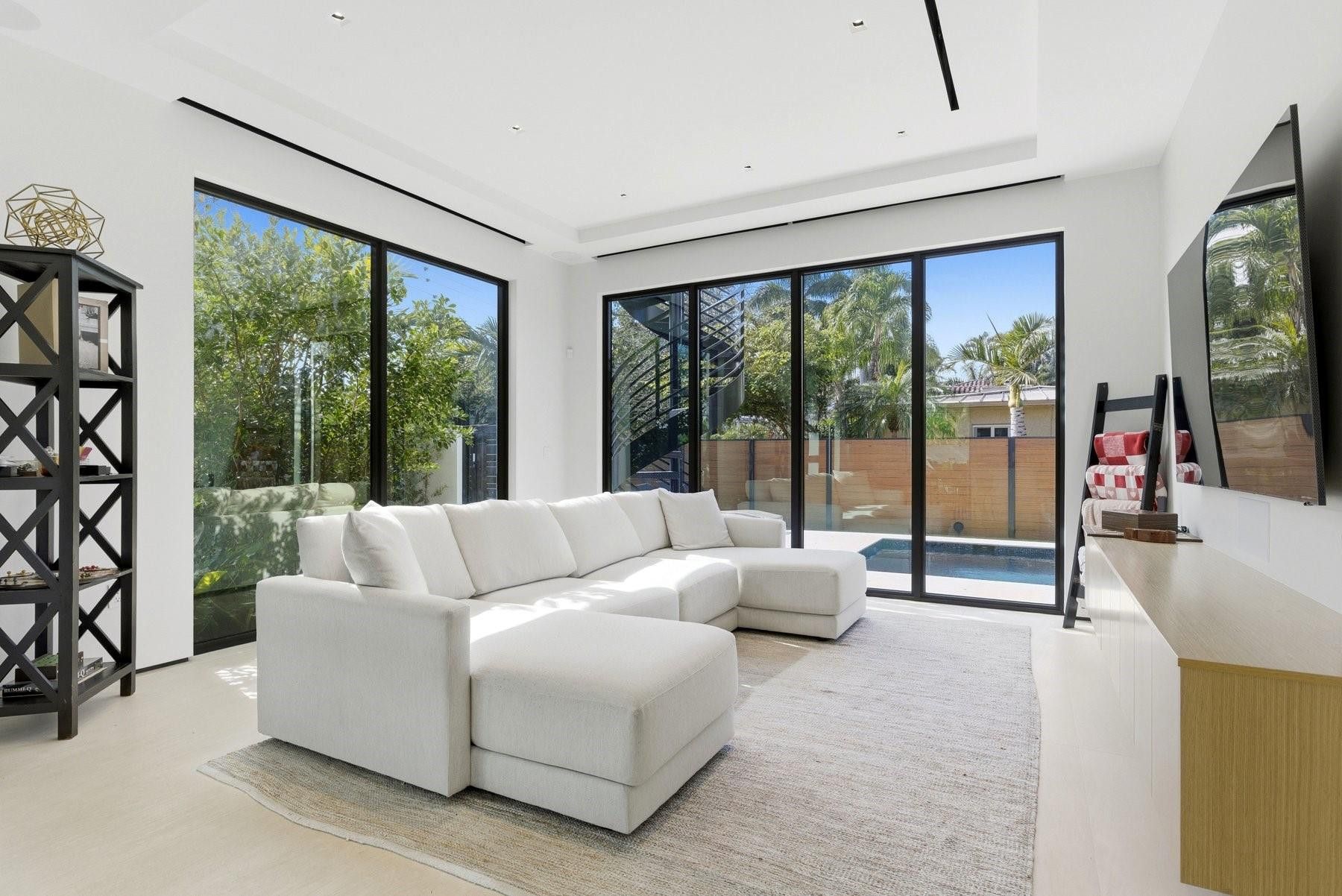 2103 Bayview Fort Lauderdale, FL 33305