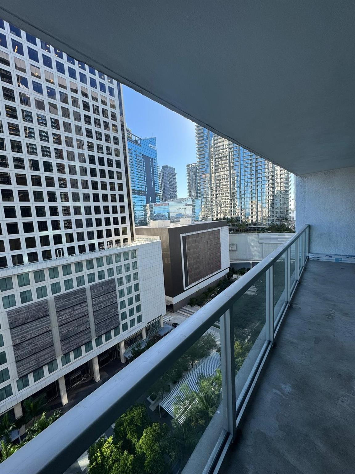 image 500 Brickell East9