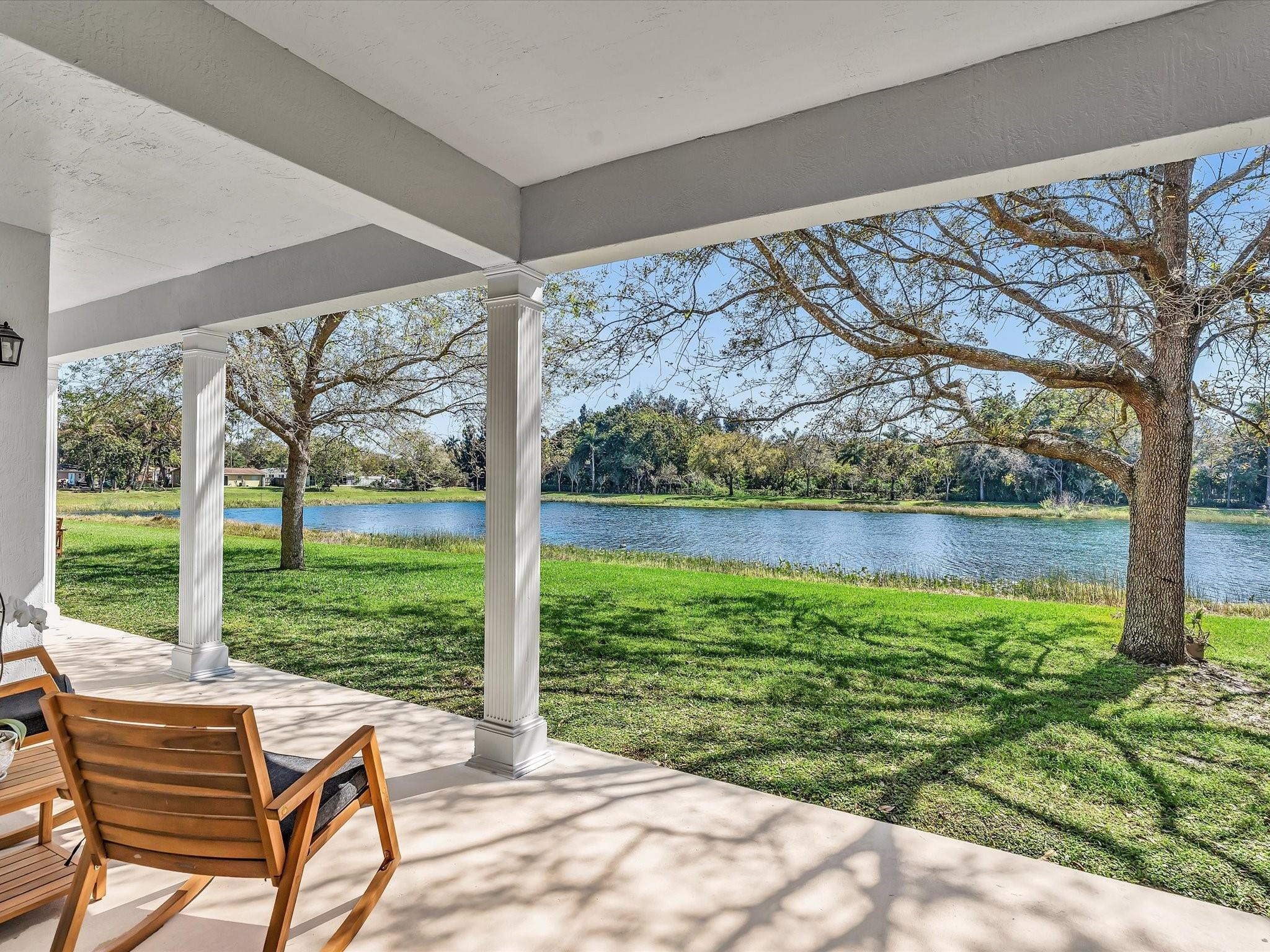 6806 Lakeside Davie, FL 33314