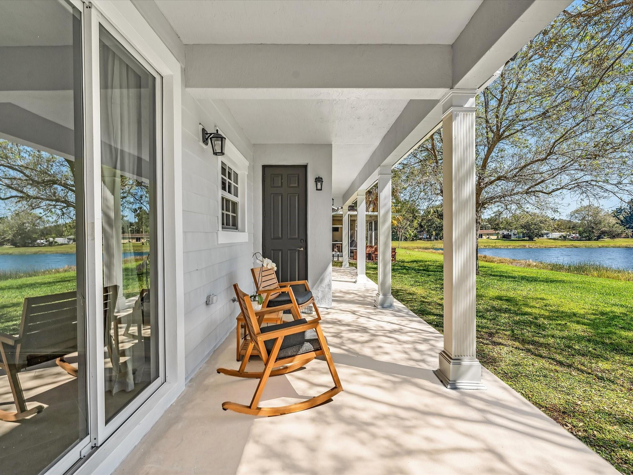 6806 Lakeside Davie, FL 33314