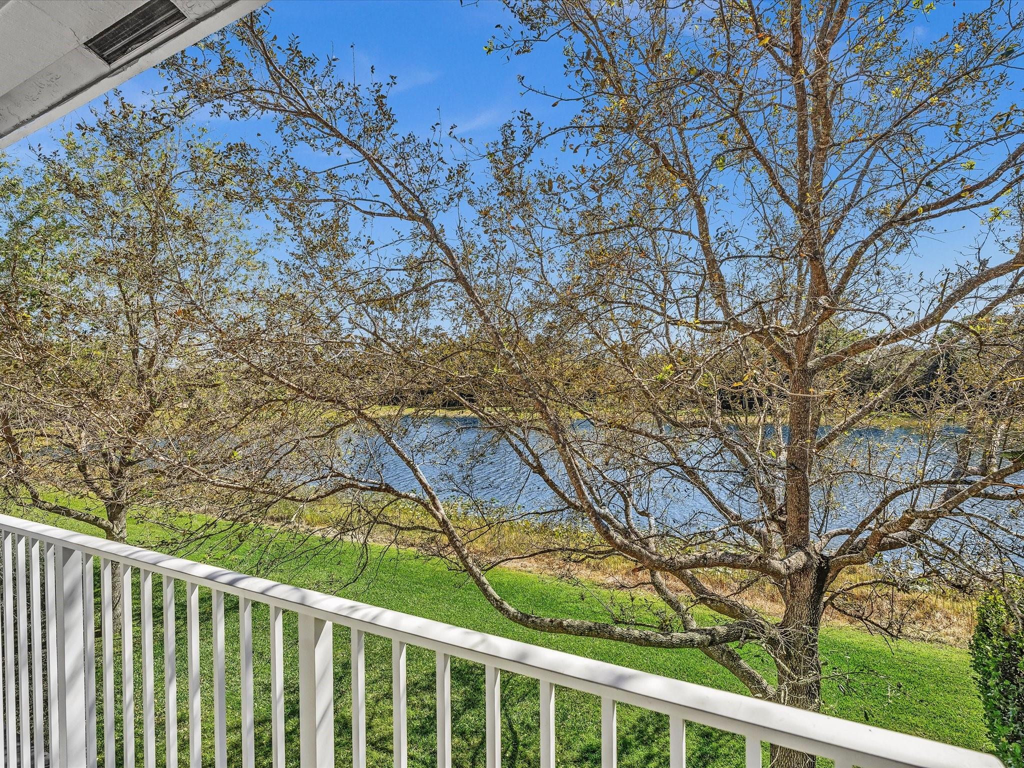 6806 Lakeside Davie, FL 33314