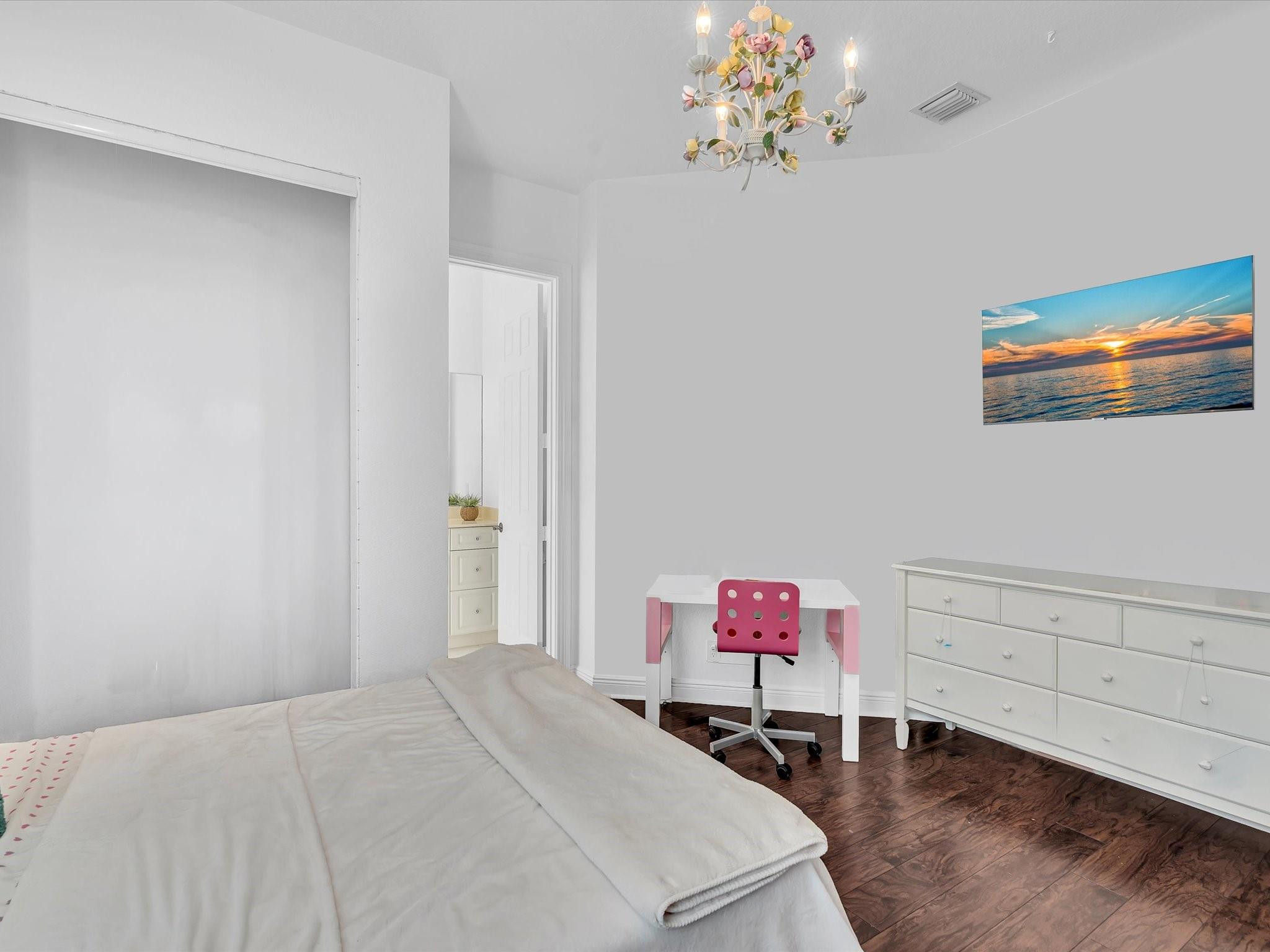 6806 Lakeside Davie, FL 33314