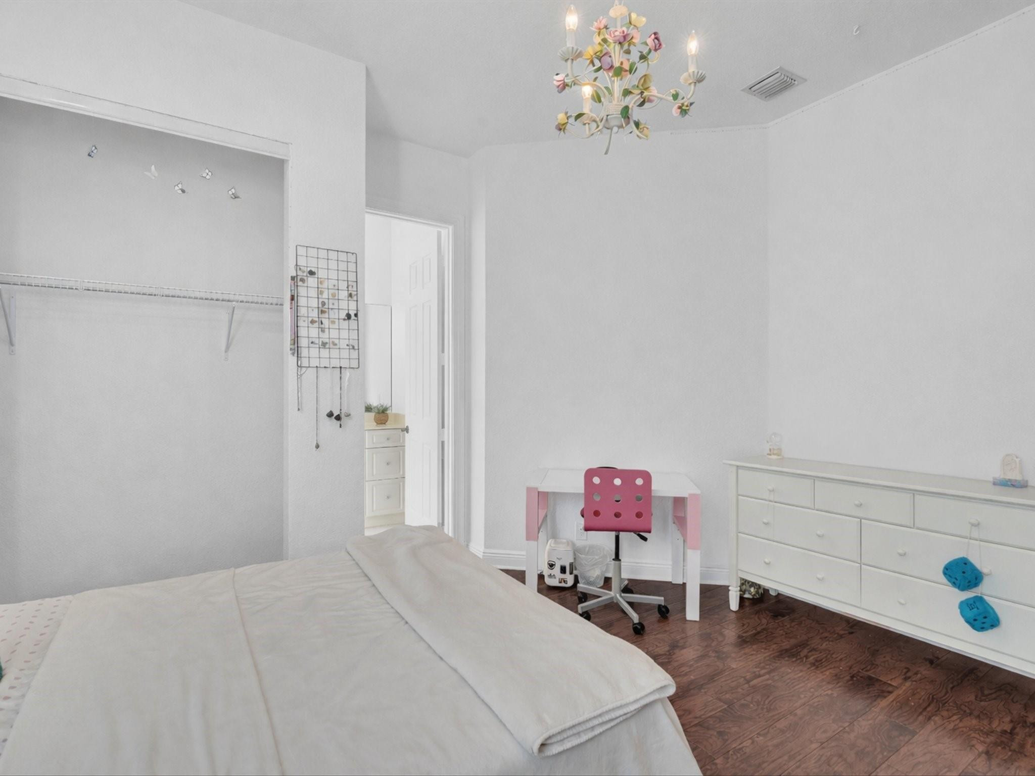 6806 Lakeside Davie, FL 33314