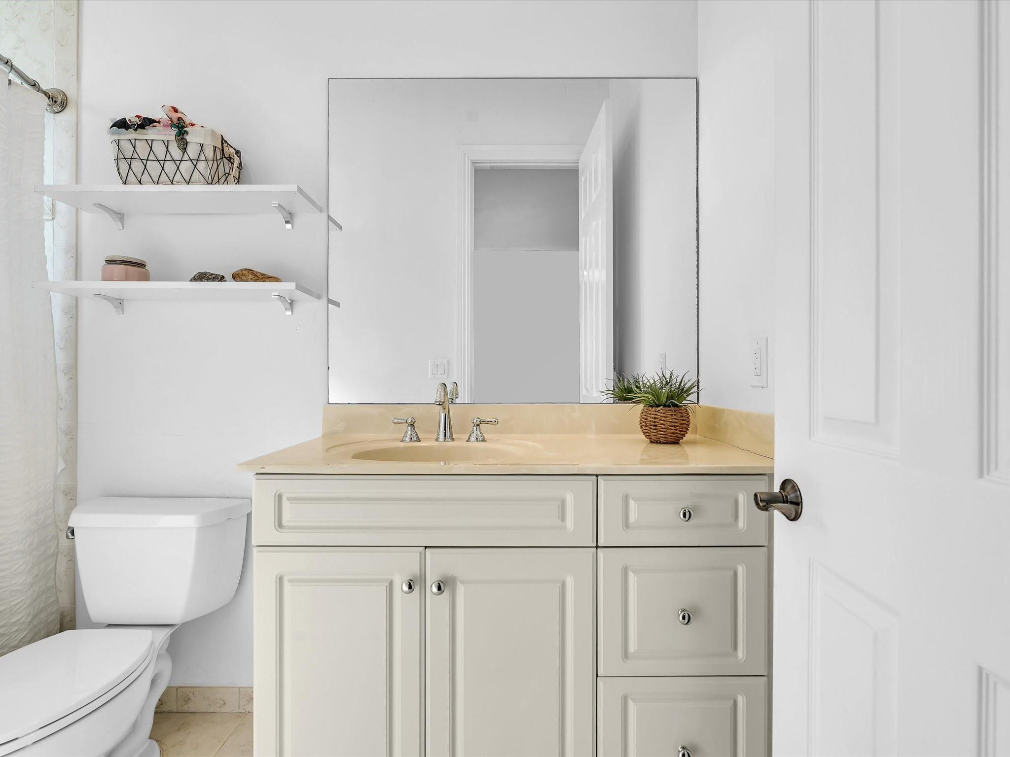 6806 Lakeside Davie, FL 33314