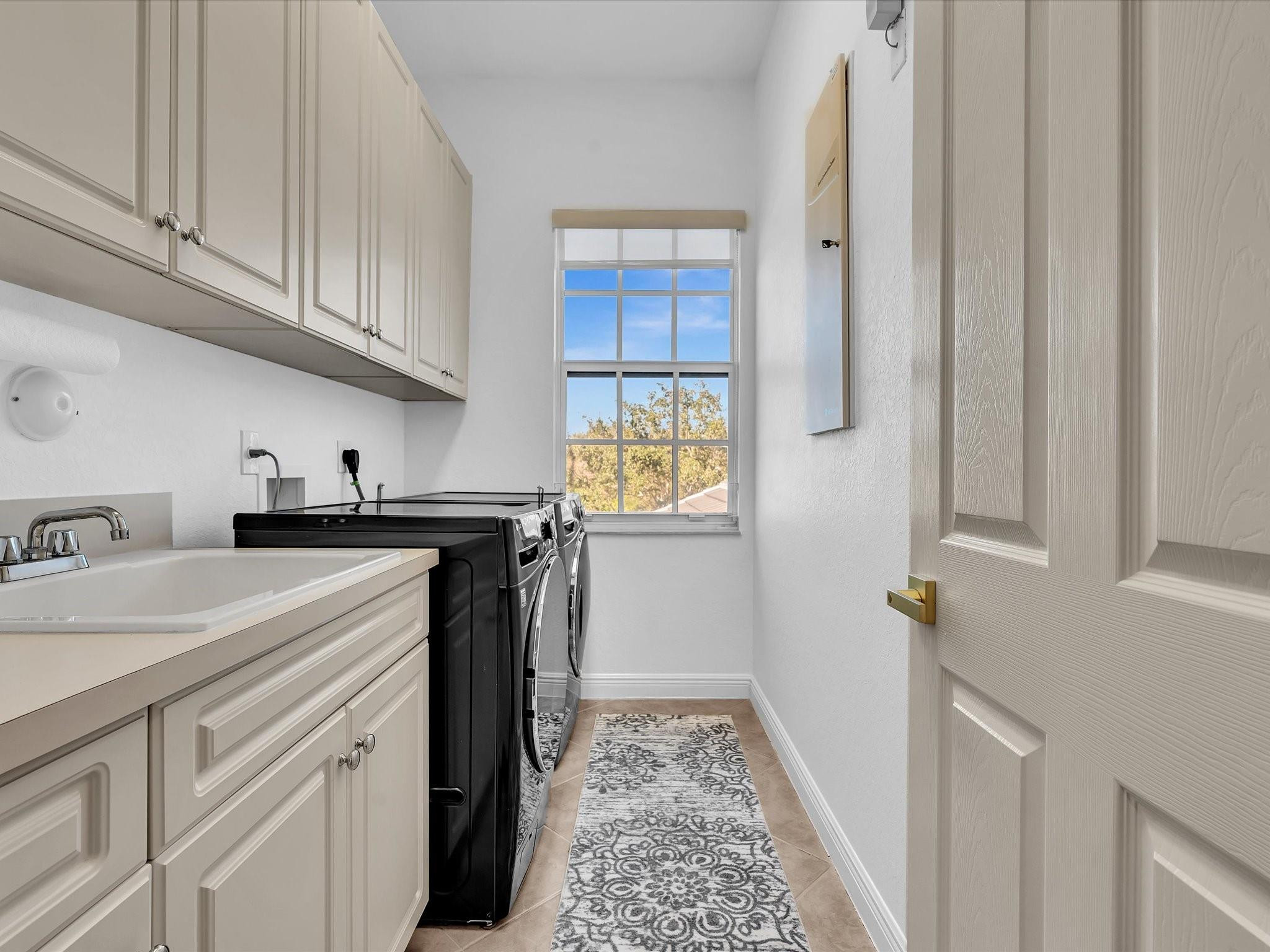 6806 Lakeside Davie, FL 33314