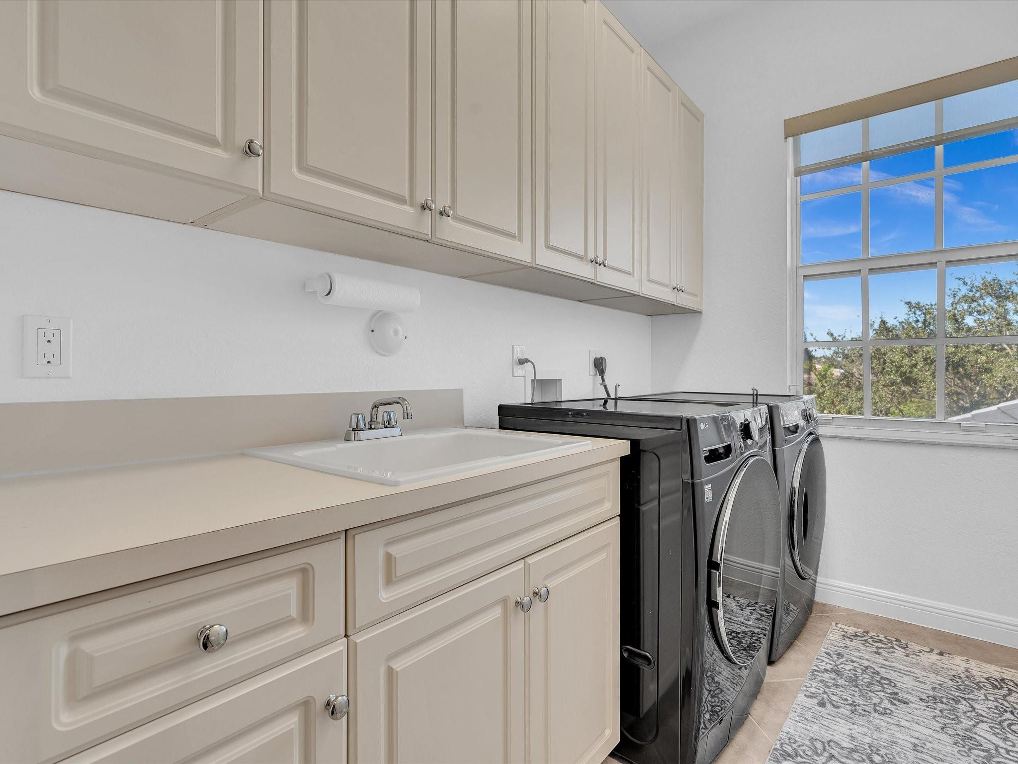 6806 Lakeside Davie, FL 33314