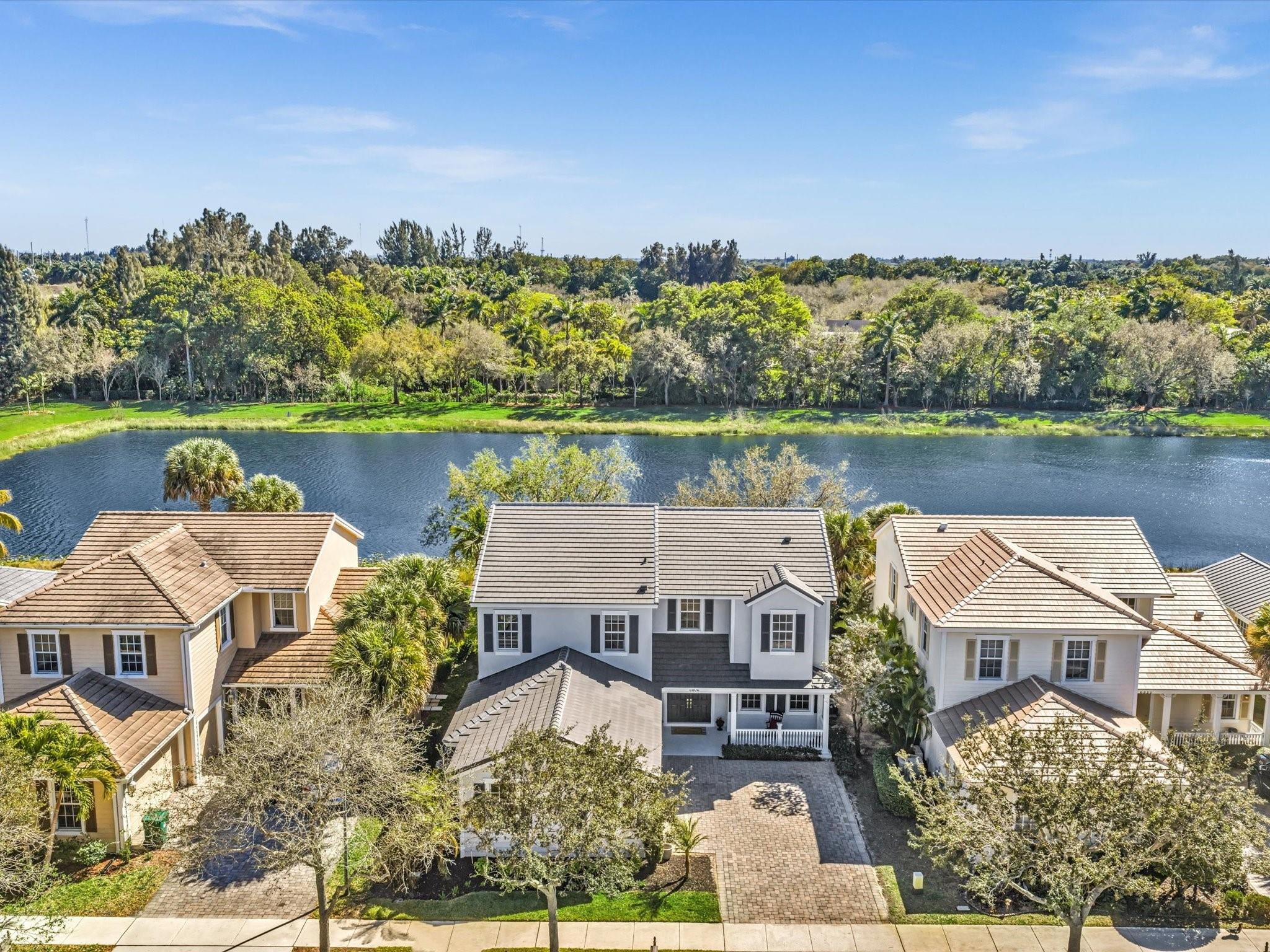 6806 Lakeside Davie, FL 33314