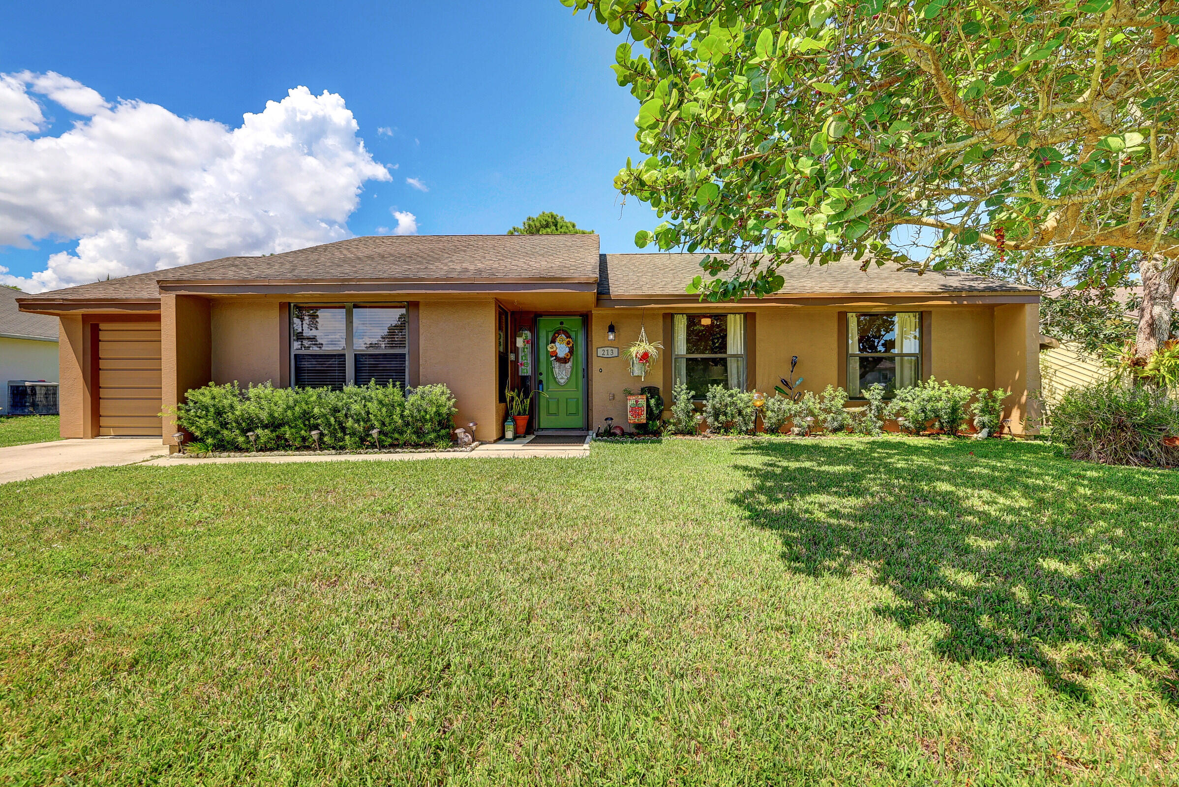 213 SW Starflower Ave