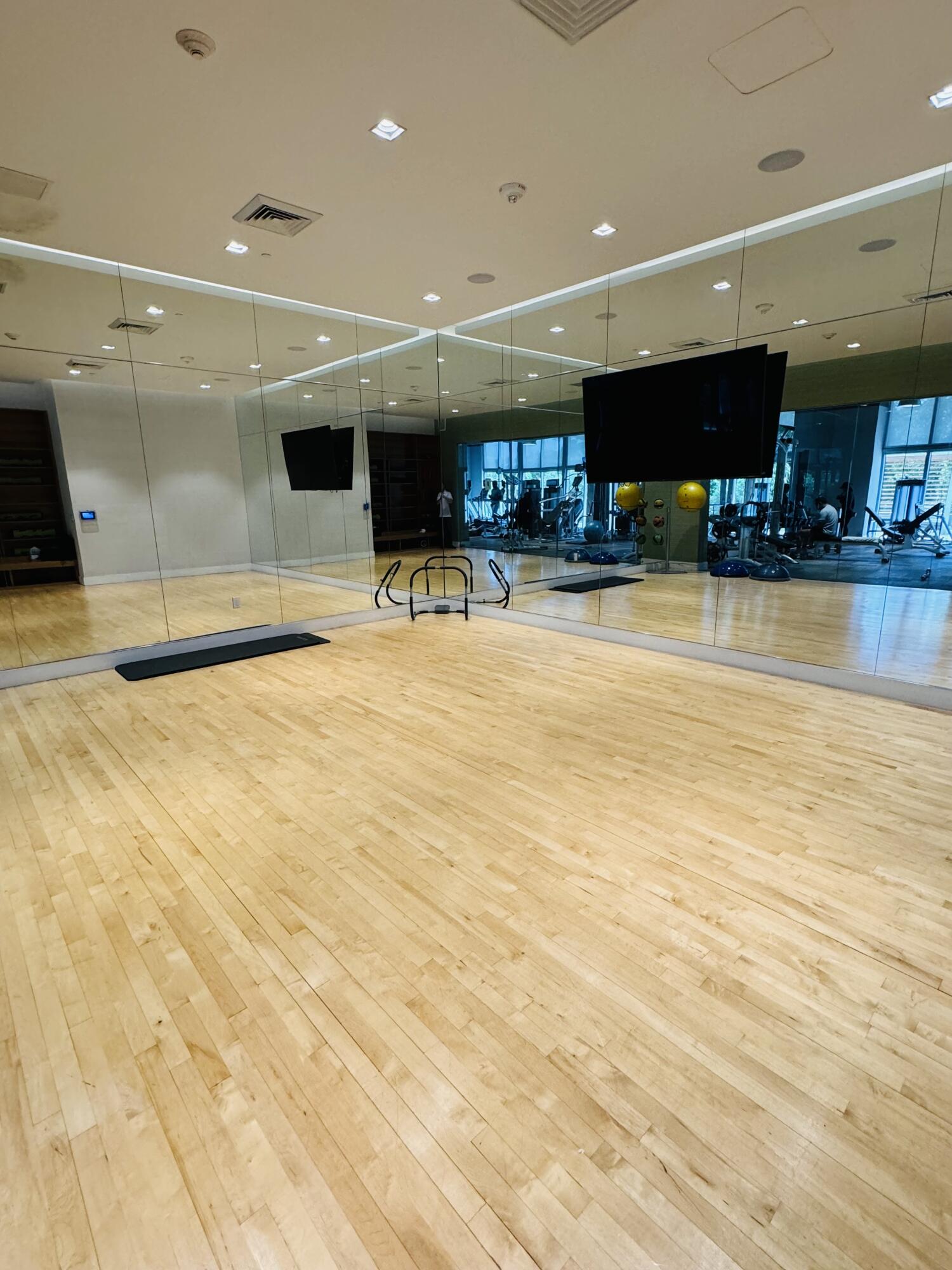 image THE HARBOUR NORTH CONDO16