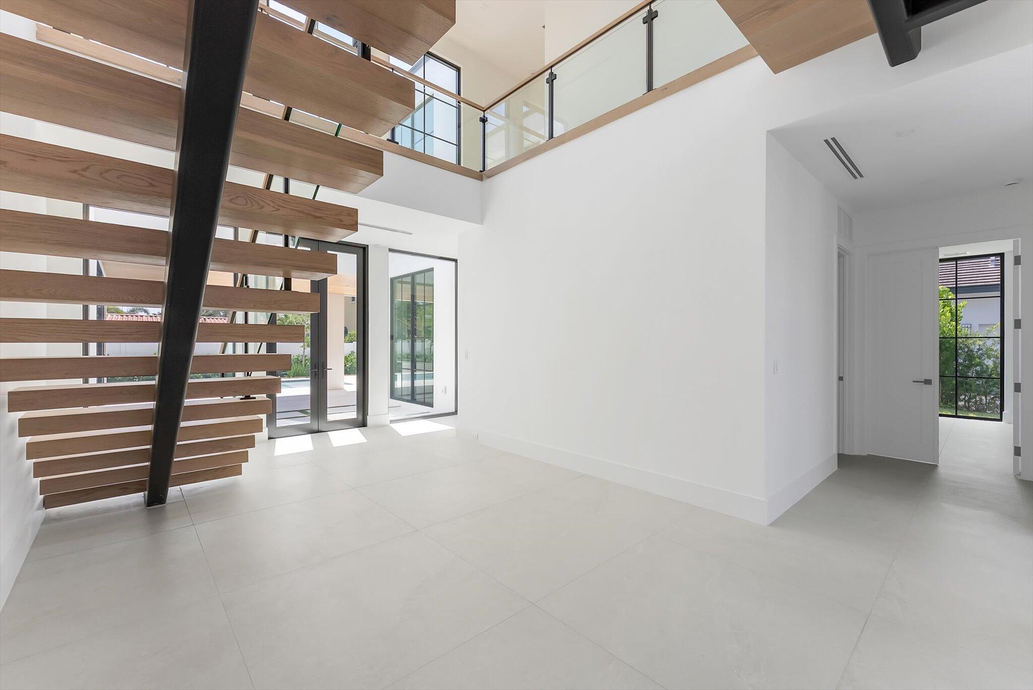 880 NE 3rd Ave Boca Raton, FL 33432