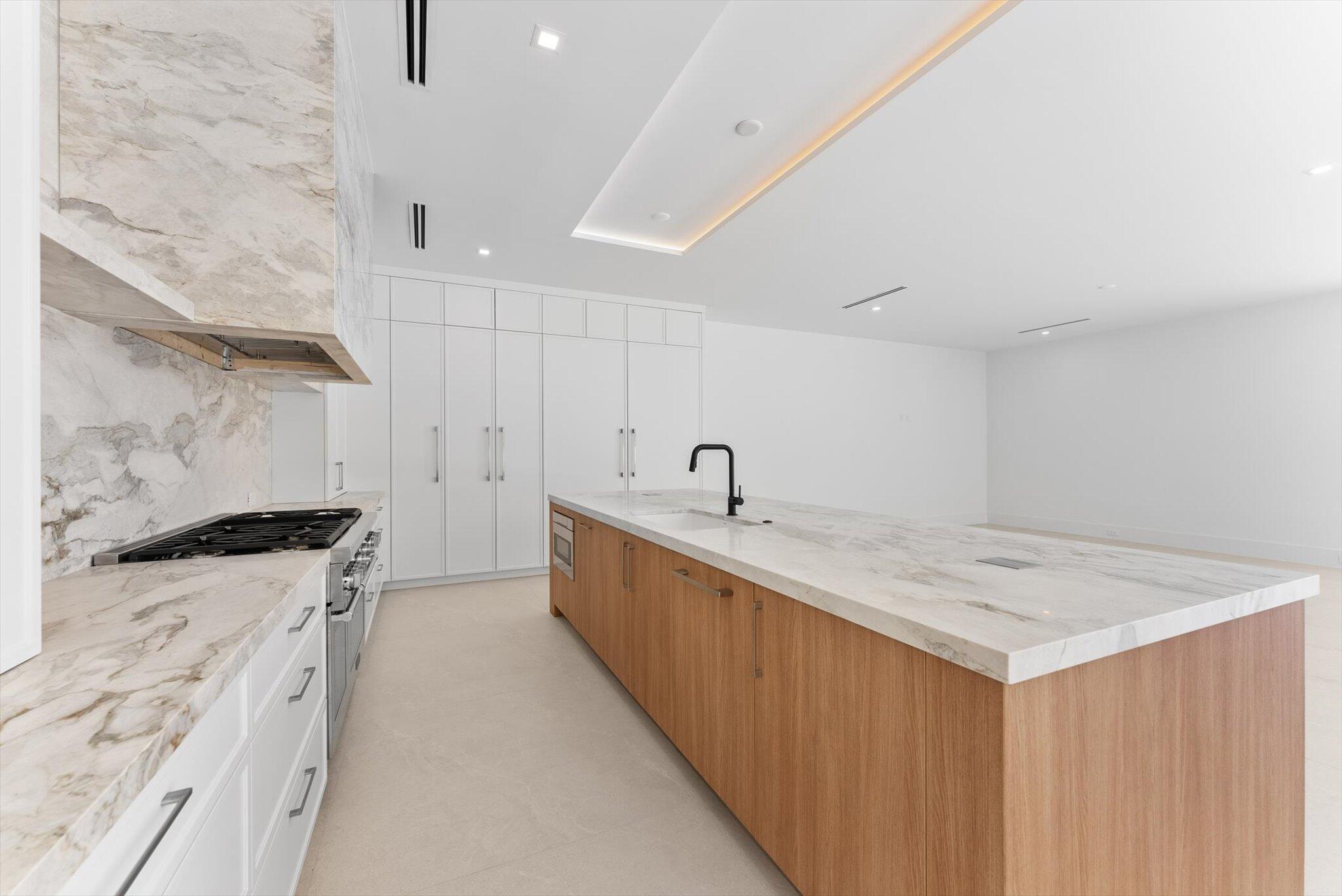 880 NE 3rd Ave Boca Raton, FL 33432