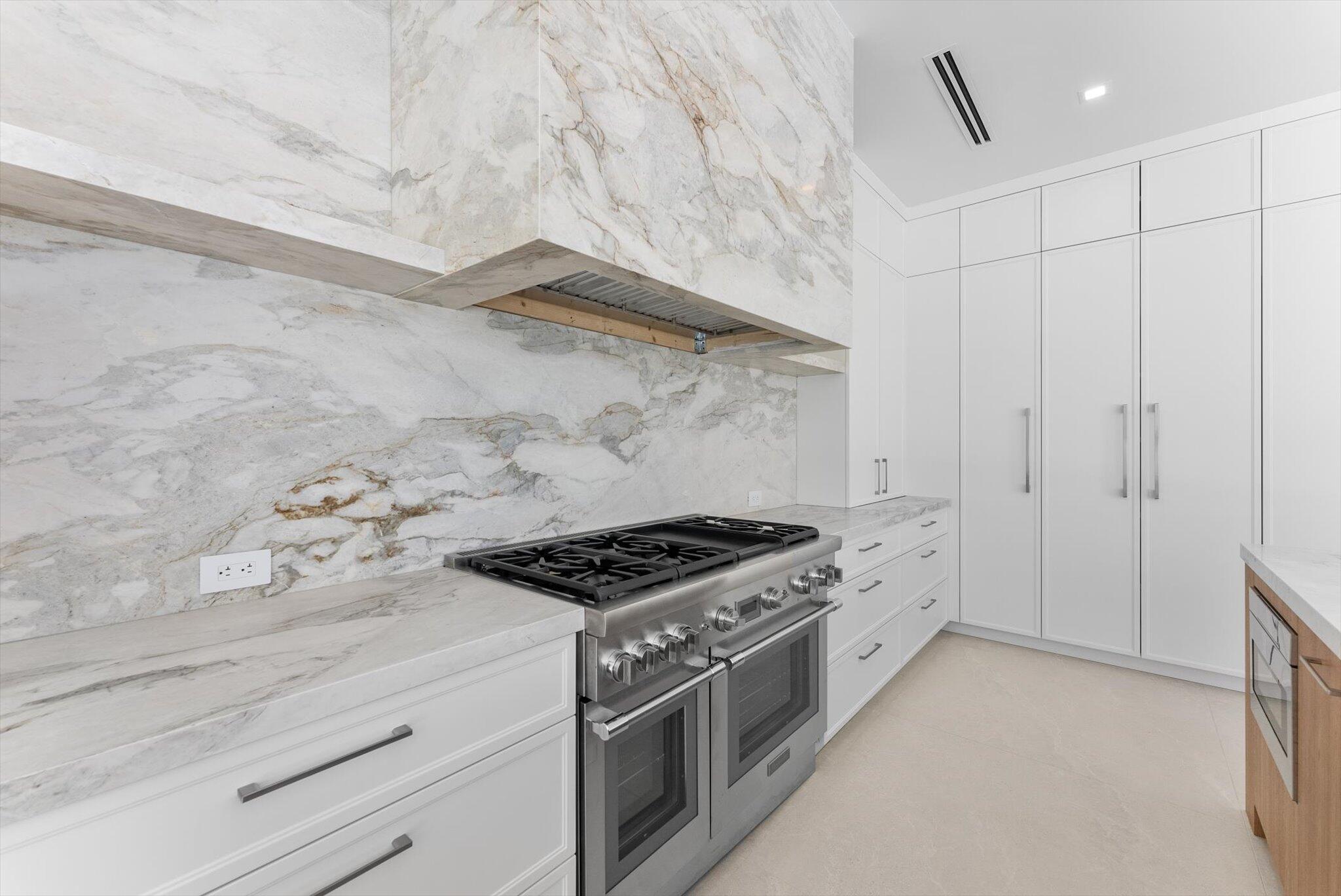 880 NE 3rd Ave Boca Raton, FL 33432