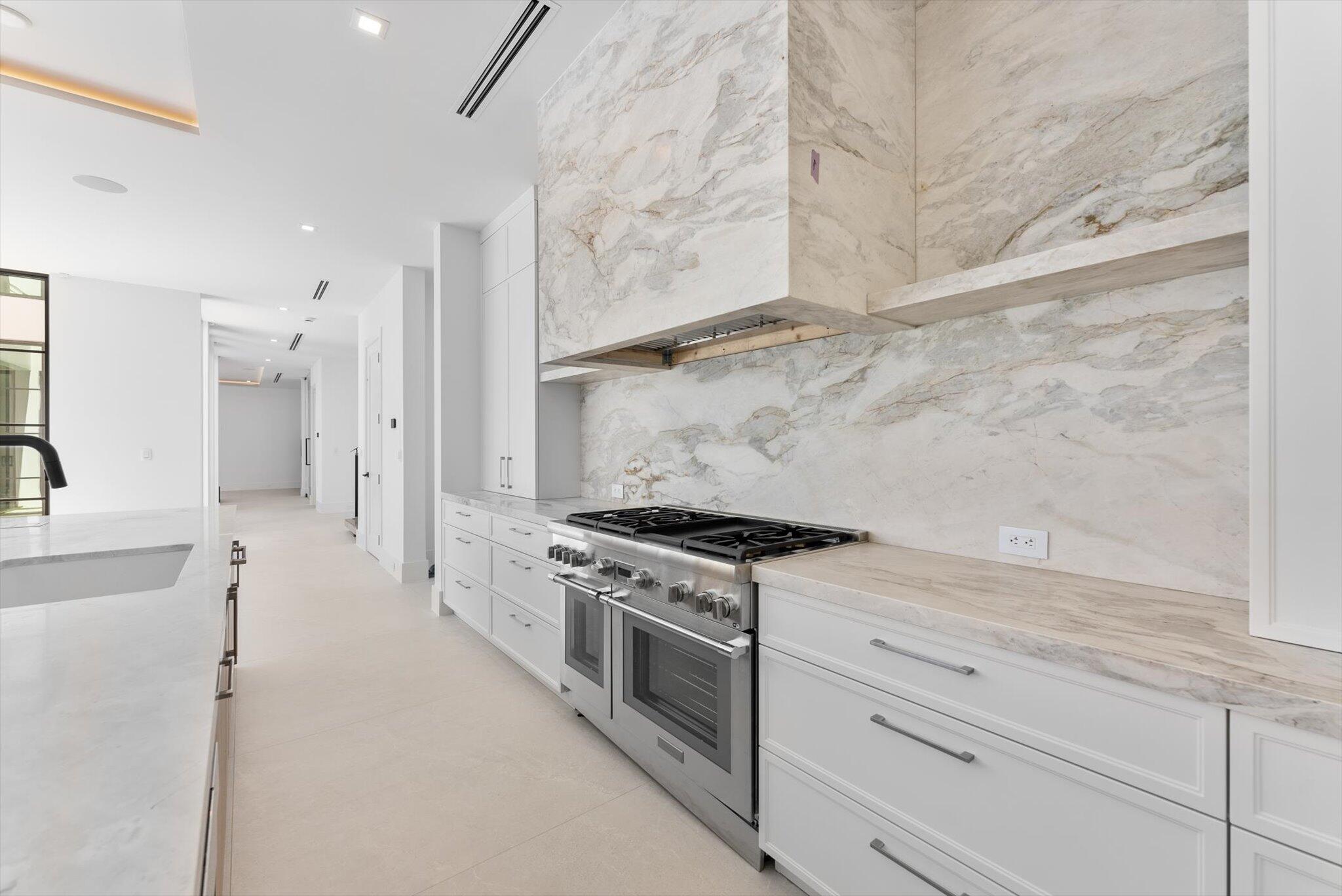 880 NE 3rd Ave Boca Raton, FL 33432