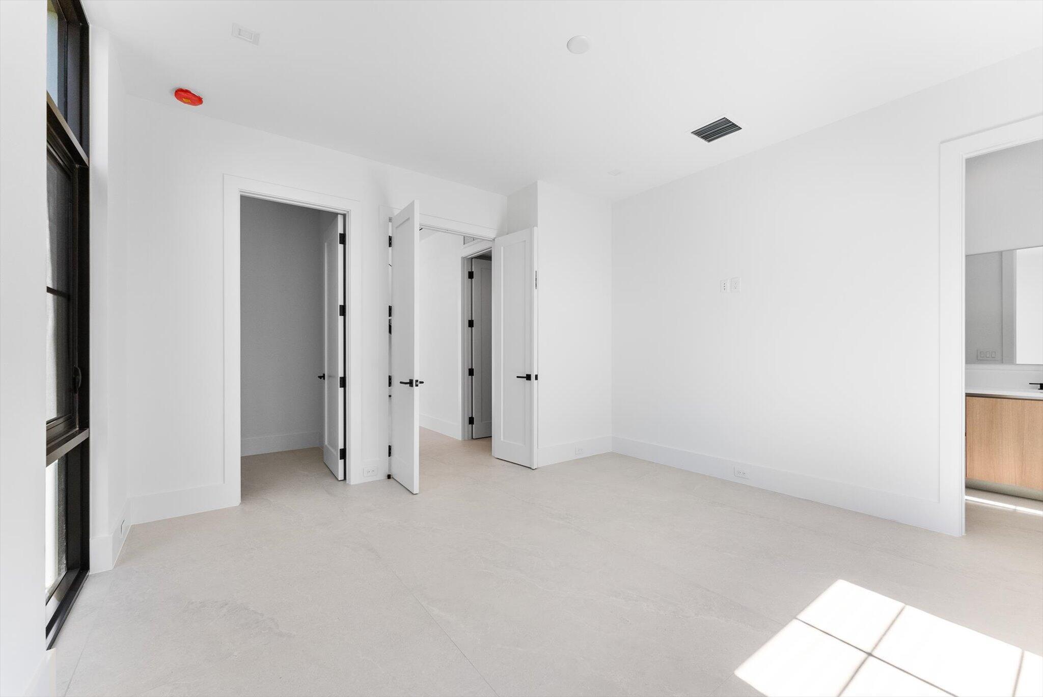 880 NE 3rd Ave Boca Raton, FL 33432