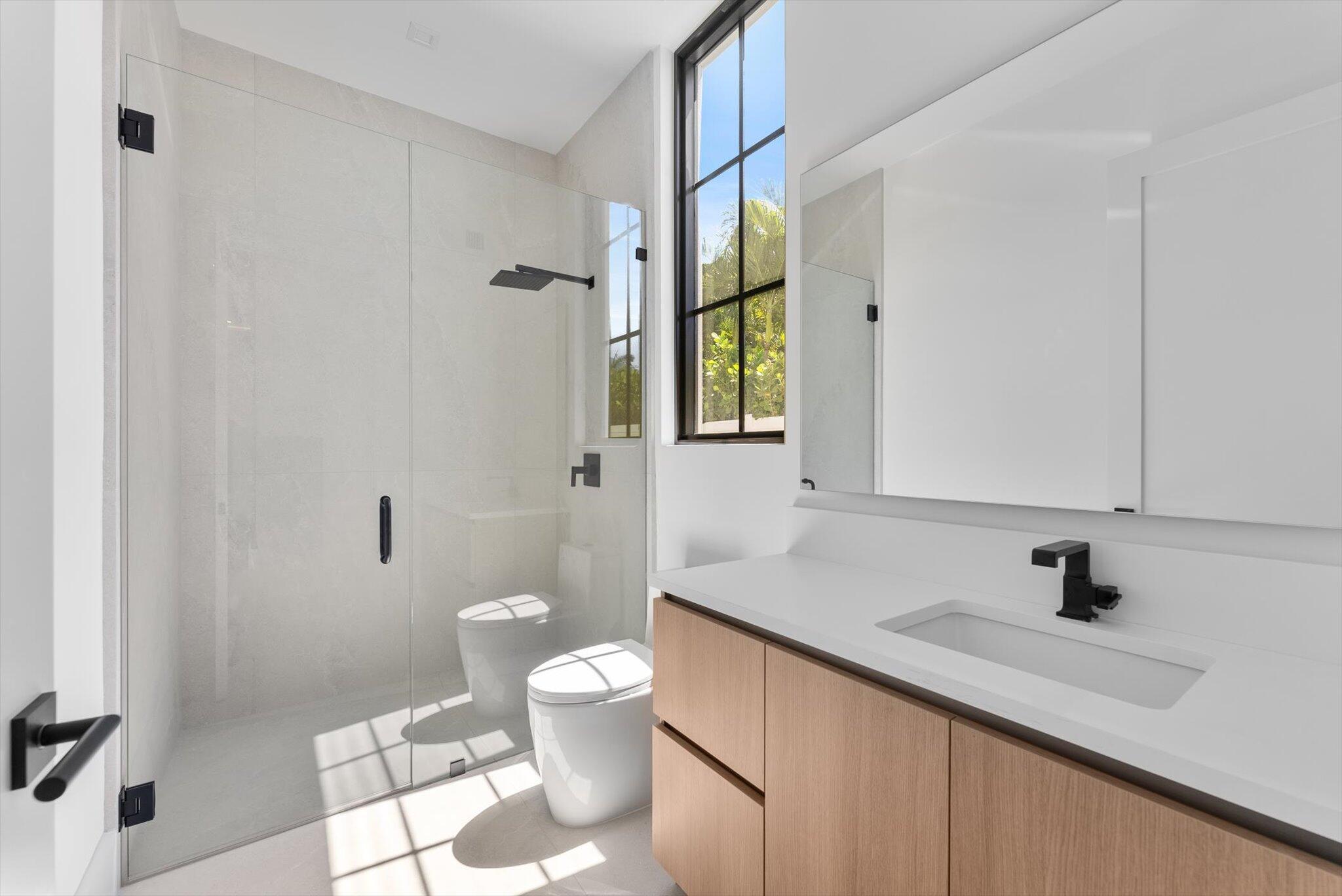 880 NE 3rd Ave Boca Raton, FL 33432