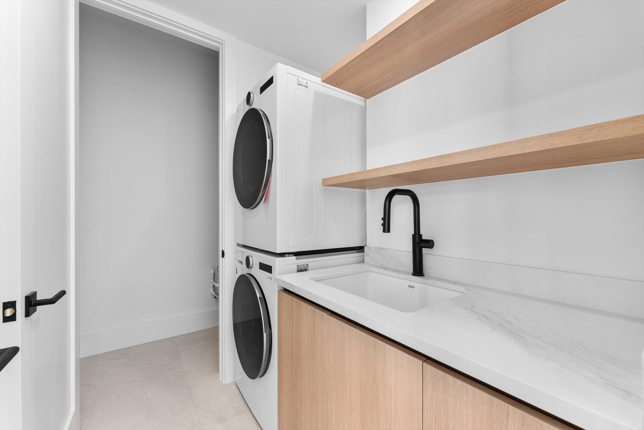 880 NE 3rd Ave Boca Raton, FL 33432