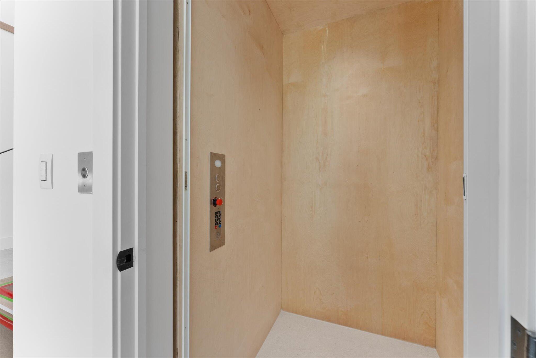 880 NE 3rd Ave Boca Raton, FL 33432