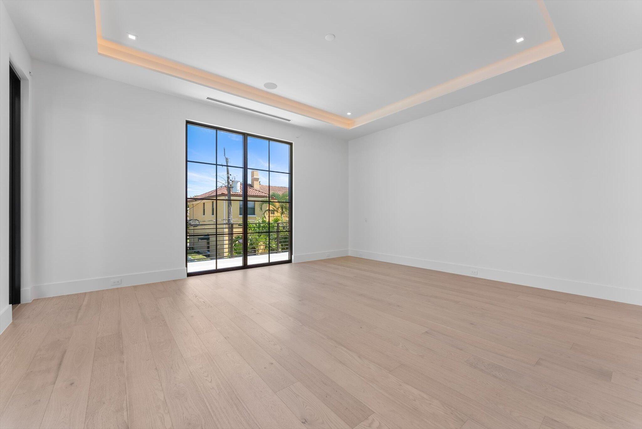 880 NE 3rd Ave Boca Raton, FL 33432