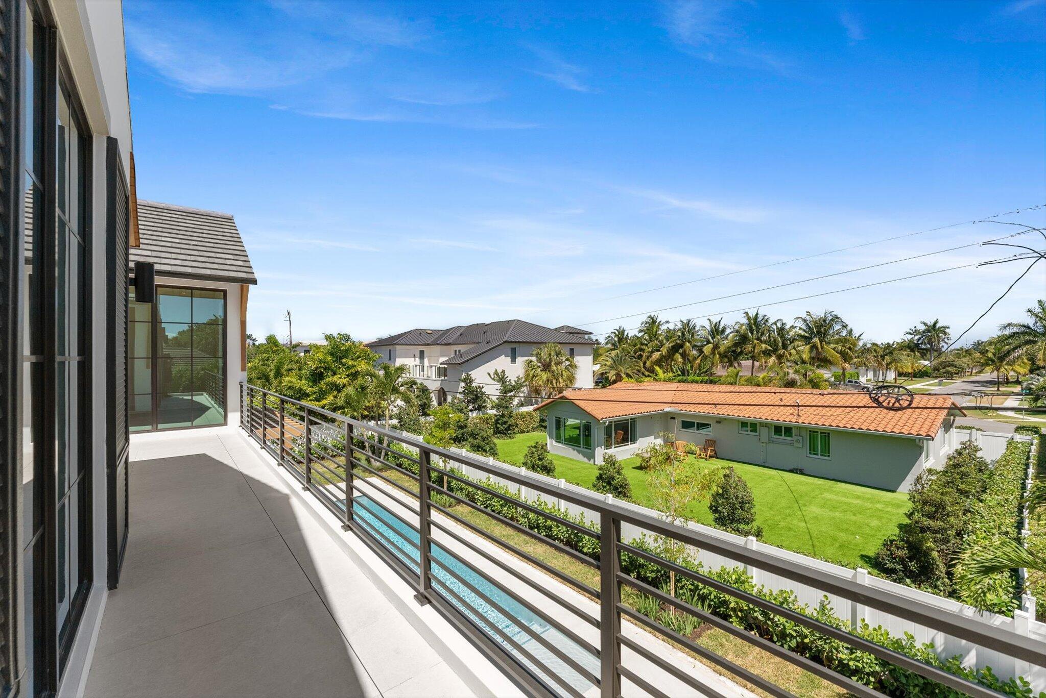 880 NE 3rd Ave Boca Raton, FL 33432