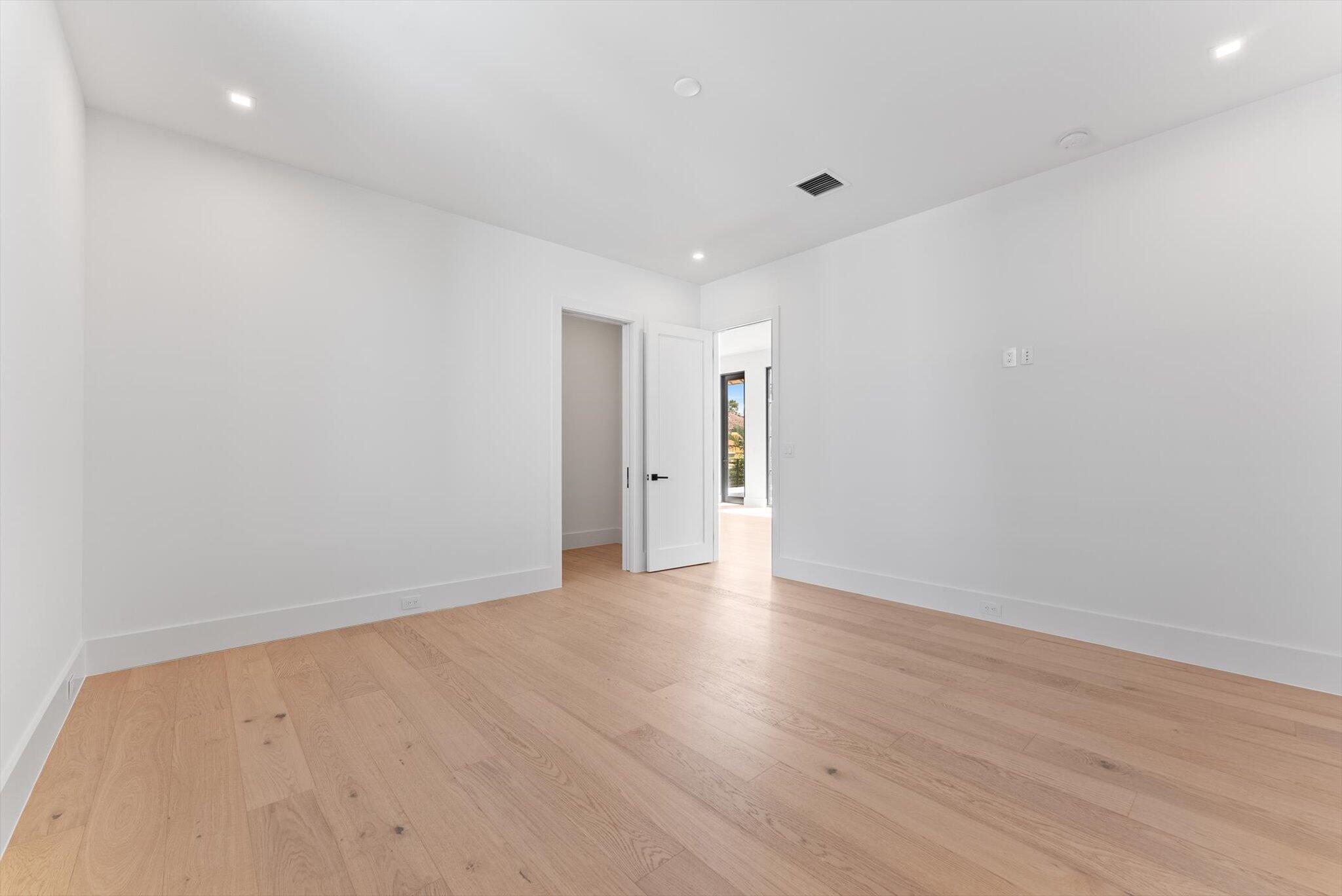 880 NE 3rd Ave Boca Raton, FL 33432