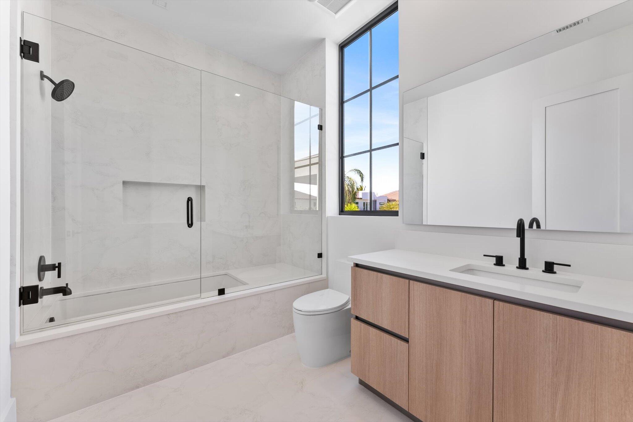 880 NE 3rd Ave Boca Raton, FL 33432