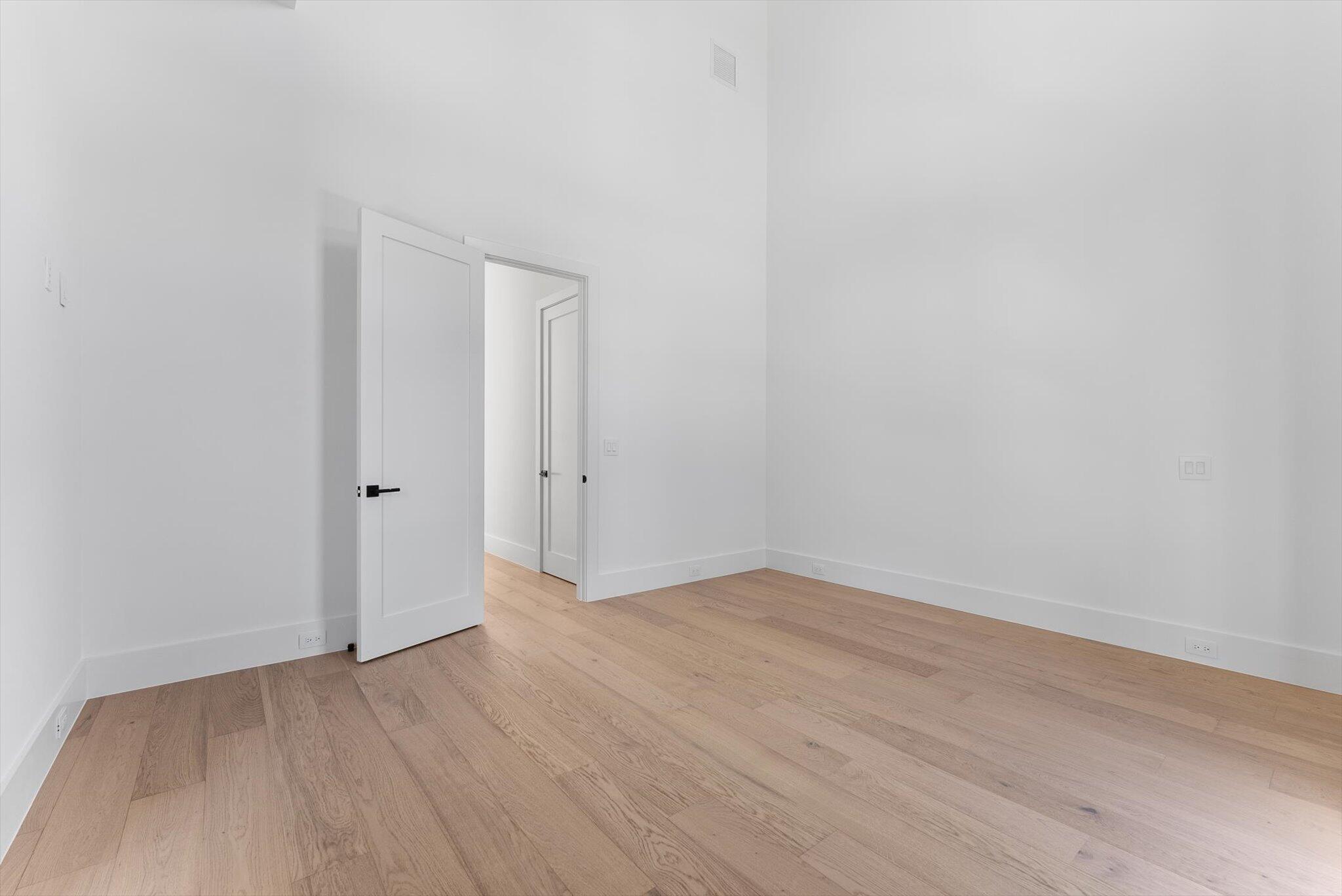 880 NE 3rd Ave Boca Raton, FL 33432