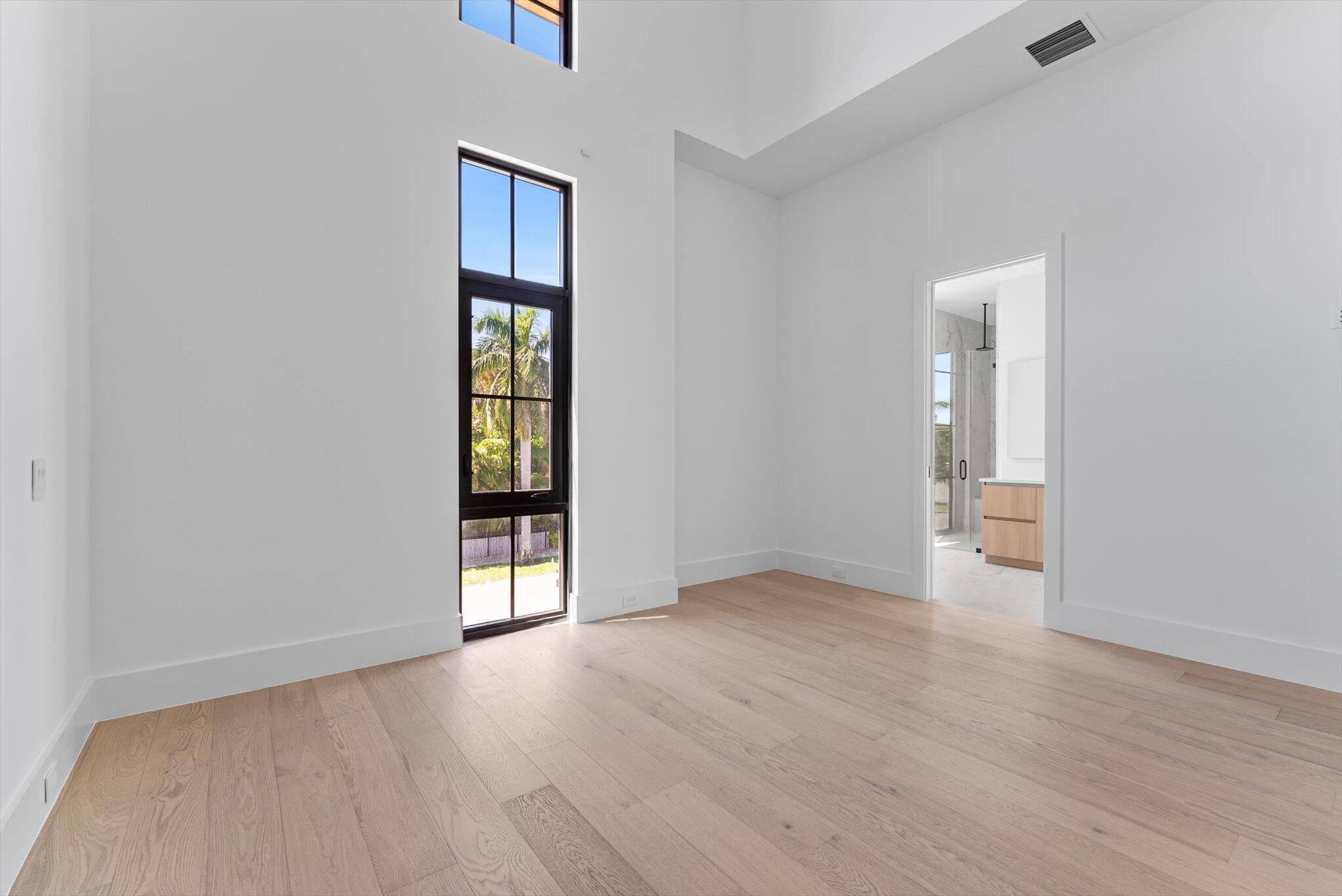 880 NE 3rd Ave Boca Raton, FL 33432