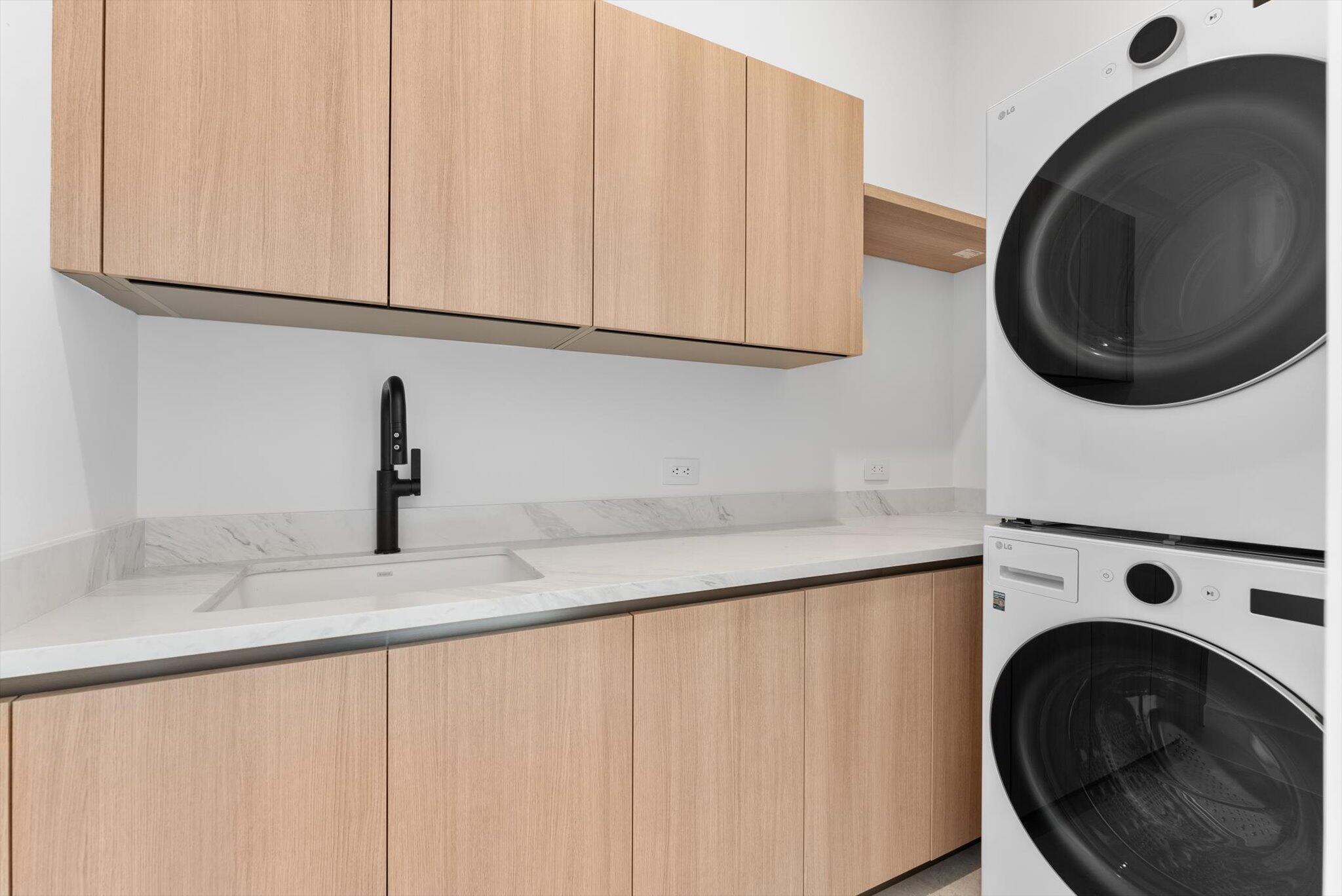 880 NE 3rd Ave Boca Raton, FL 33432