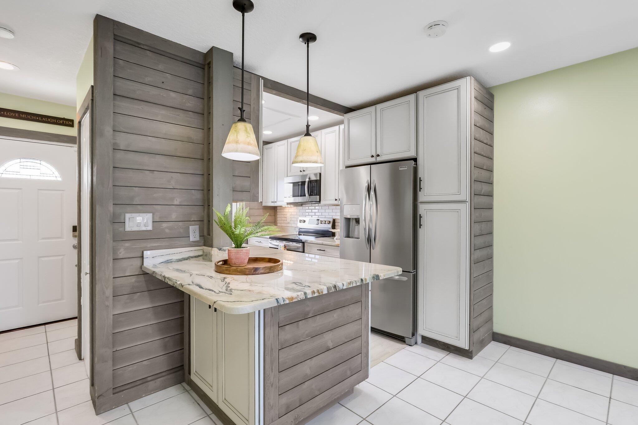 1116 Lake Ter #203