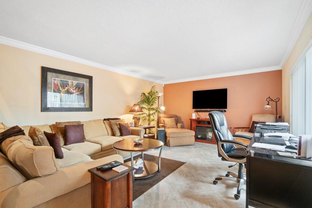 825 Center St #13b Jupiter, FL 33458