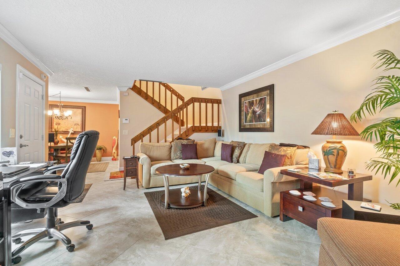 825 Center St #13b Jupiter, FL 33458