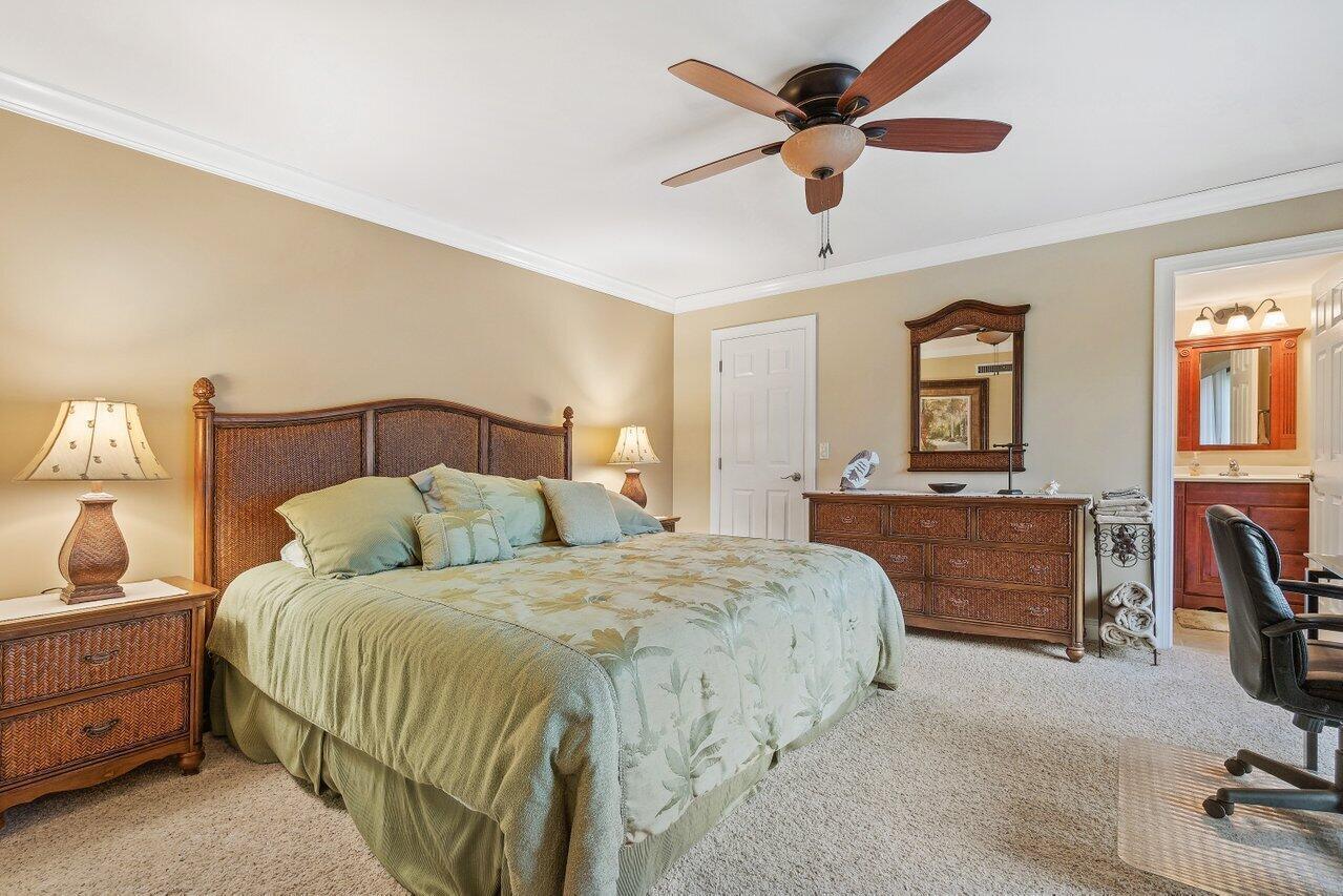 825 Center St #13b Jupiter, FL 33458