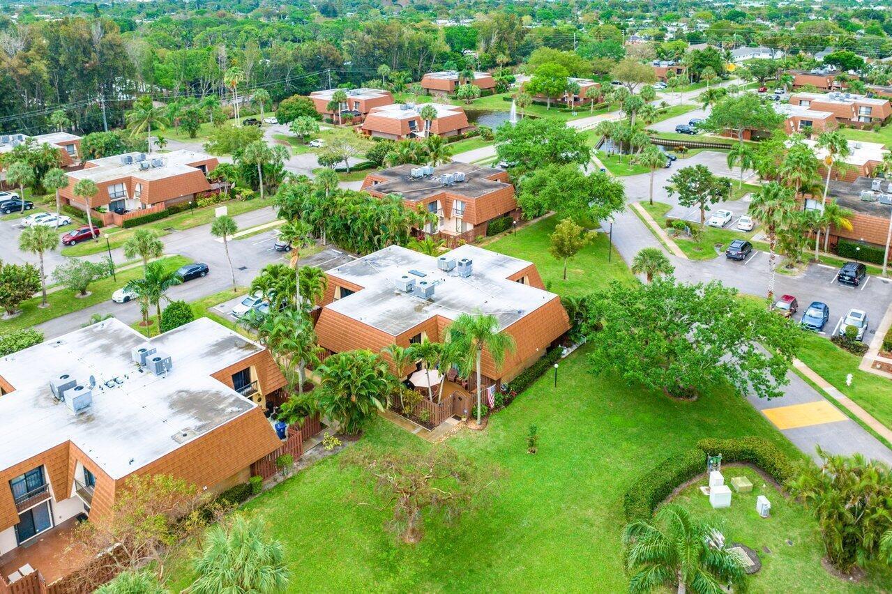 825 Center St #13b Jupiter, FL 33458