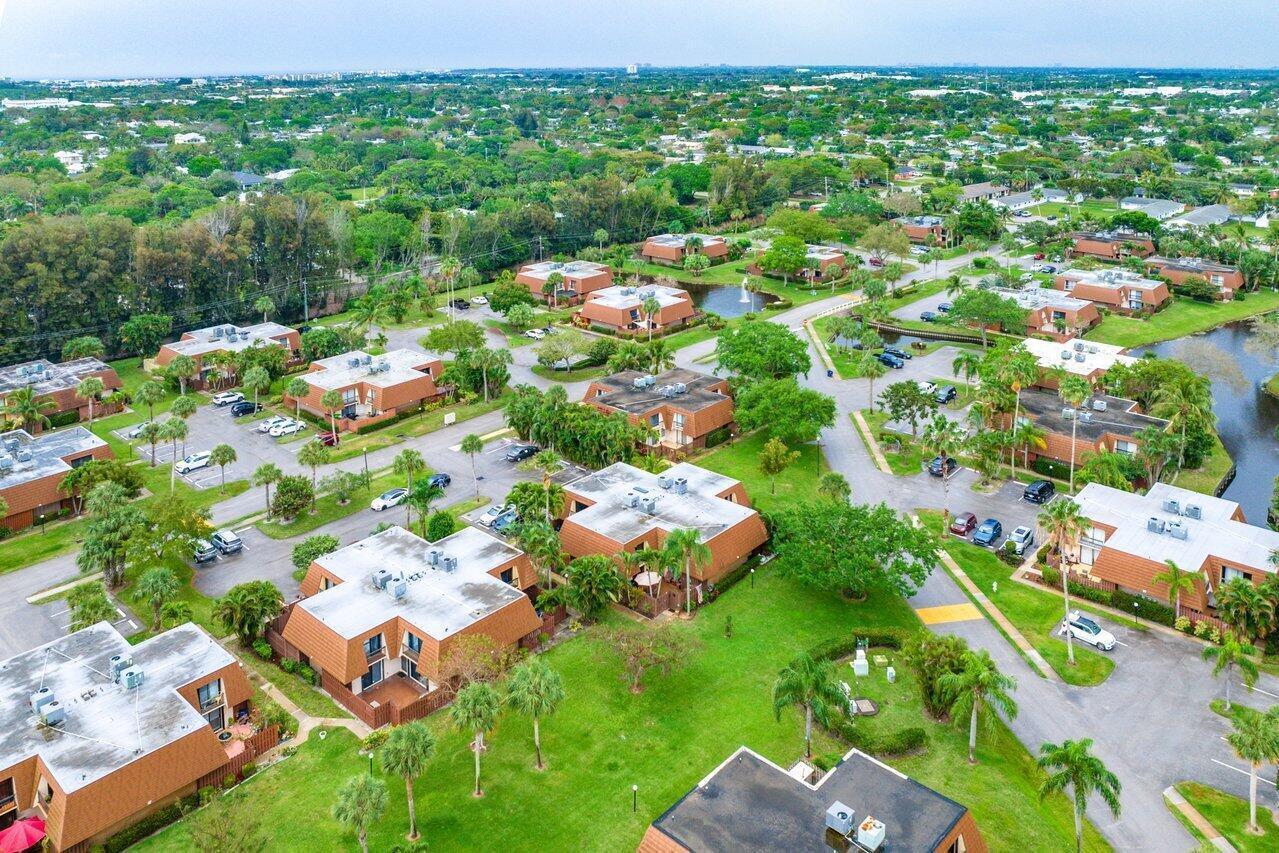 825 Center St #13b Jupiter, FL 33458