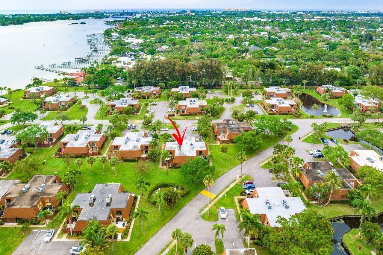 825 Center St #13b Jupiter, FL 33458