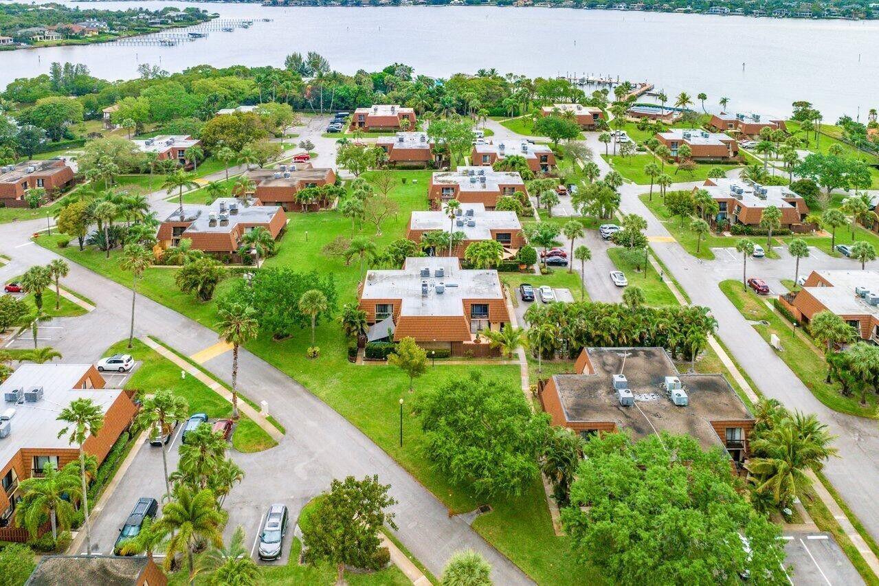 825 Center St #13b Jupiter, FL 33458