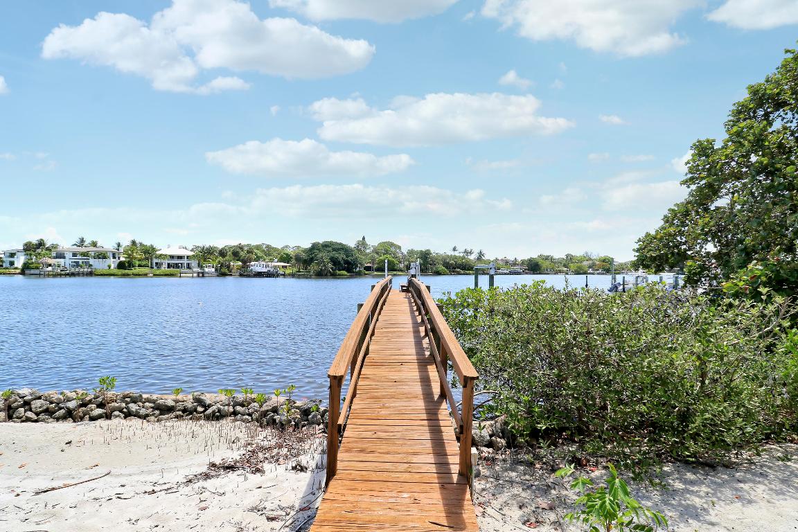 19560 Gulfstream Dr Jupiter, FL 33469