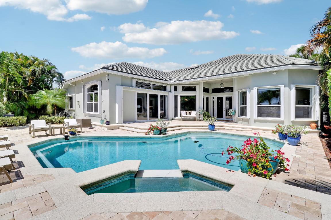 19560 Gulfstream Dr Jupiter, FL 33469