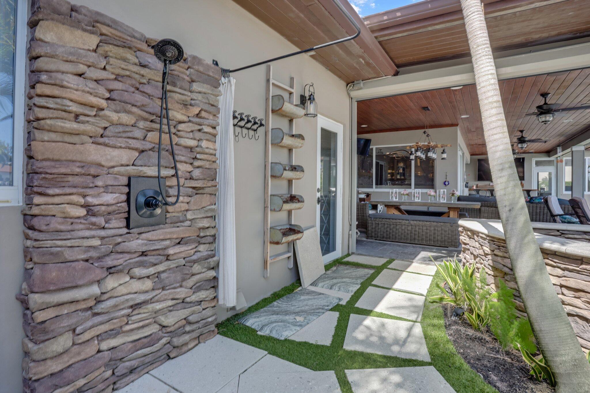 3102 SE 12th St Pompano Beach, FL 33062