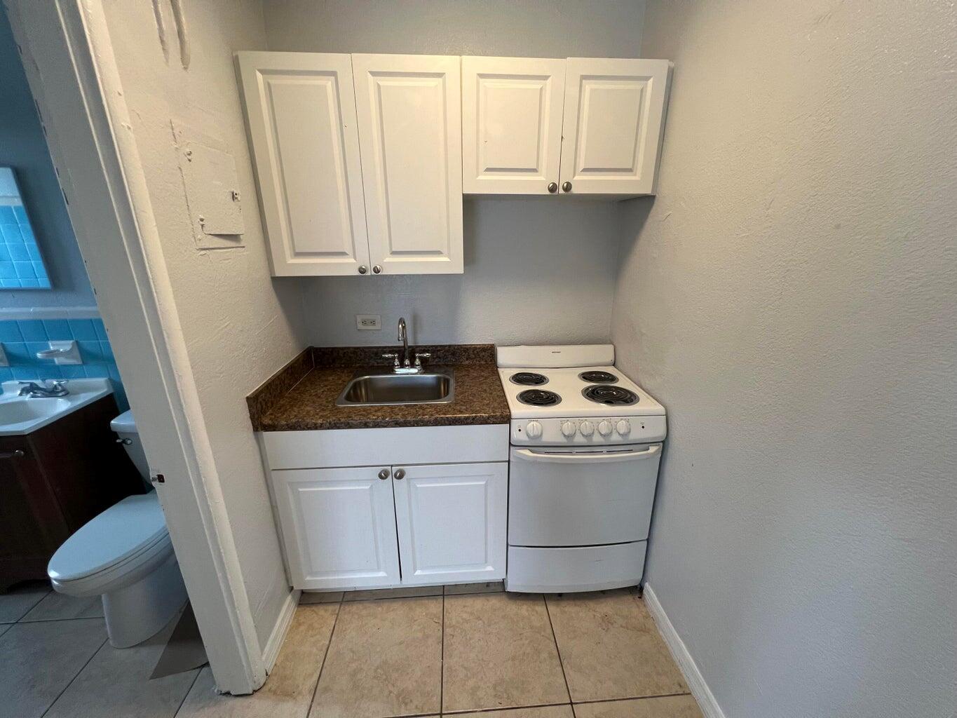 3300 Broadway Ave #9
