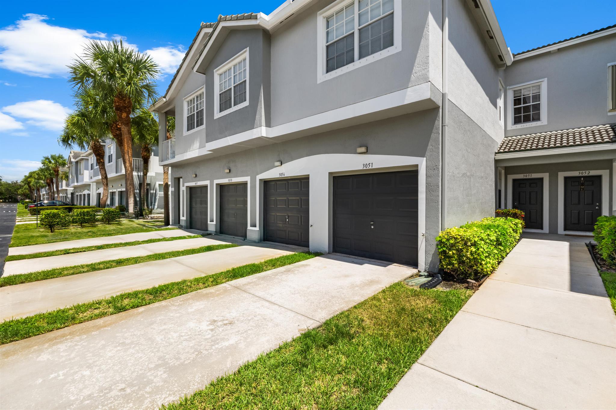 3051 Grandiflora Dr