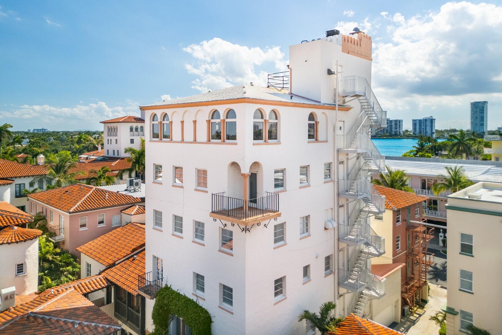 9 Via Parigi Palm Beach, FL 33480