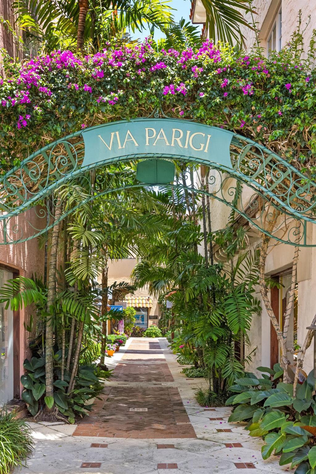 9 Via Parigi Palm Beach, FL 33480