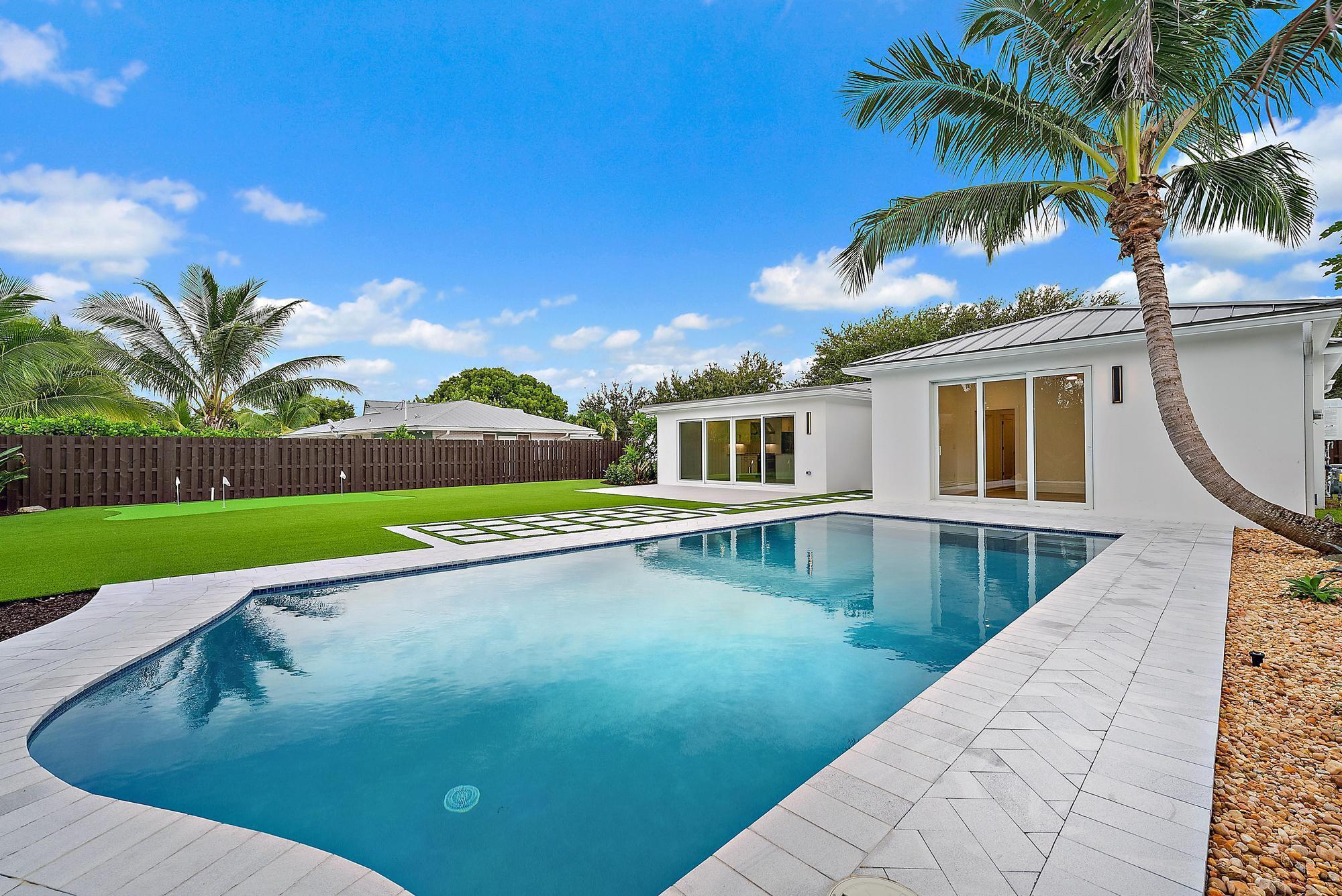 439 Lighthouse Dr