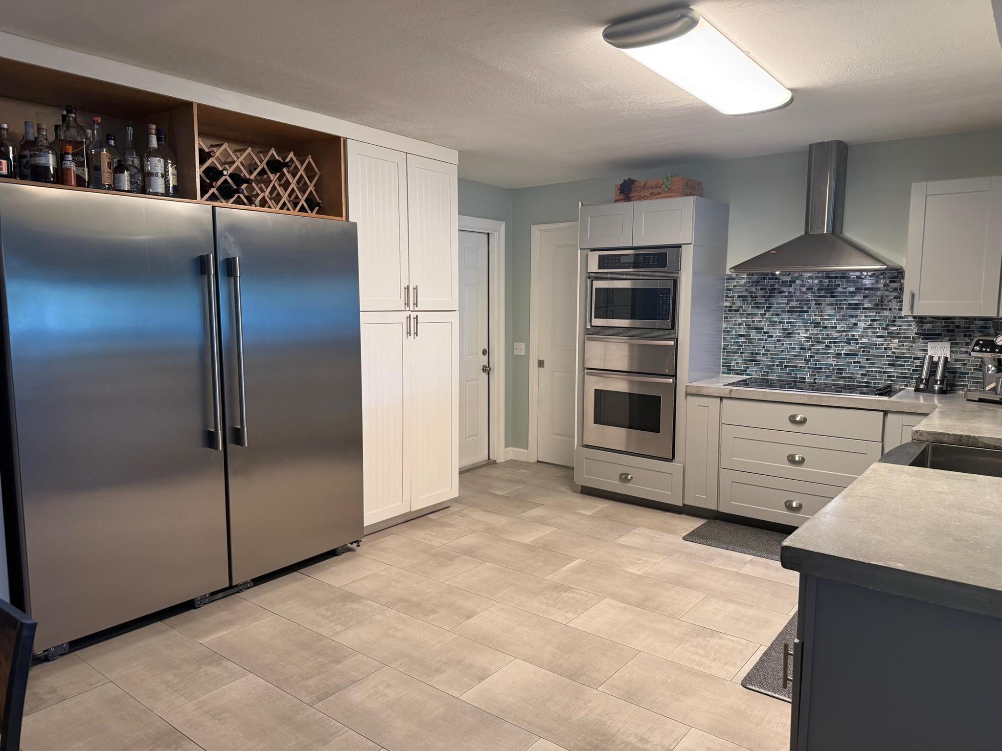 6563 Paul Mar Dr