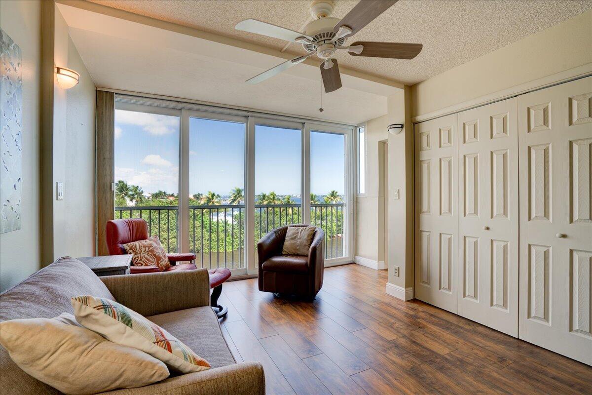 1820 New Palm Way #402