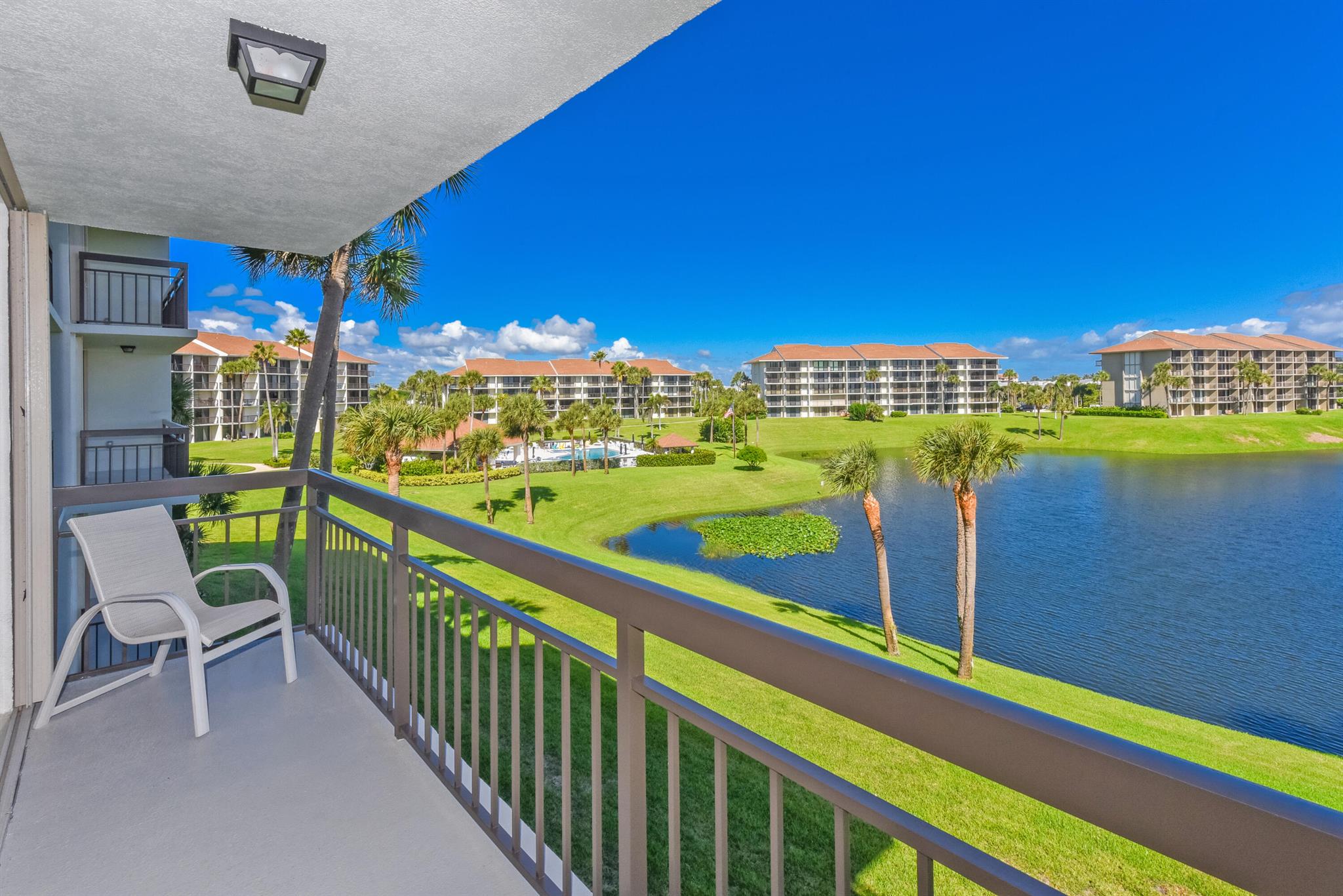 601 S Seas Dr #303 Jupiter, FL 33477