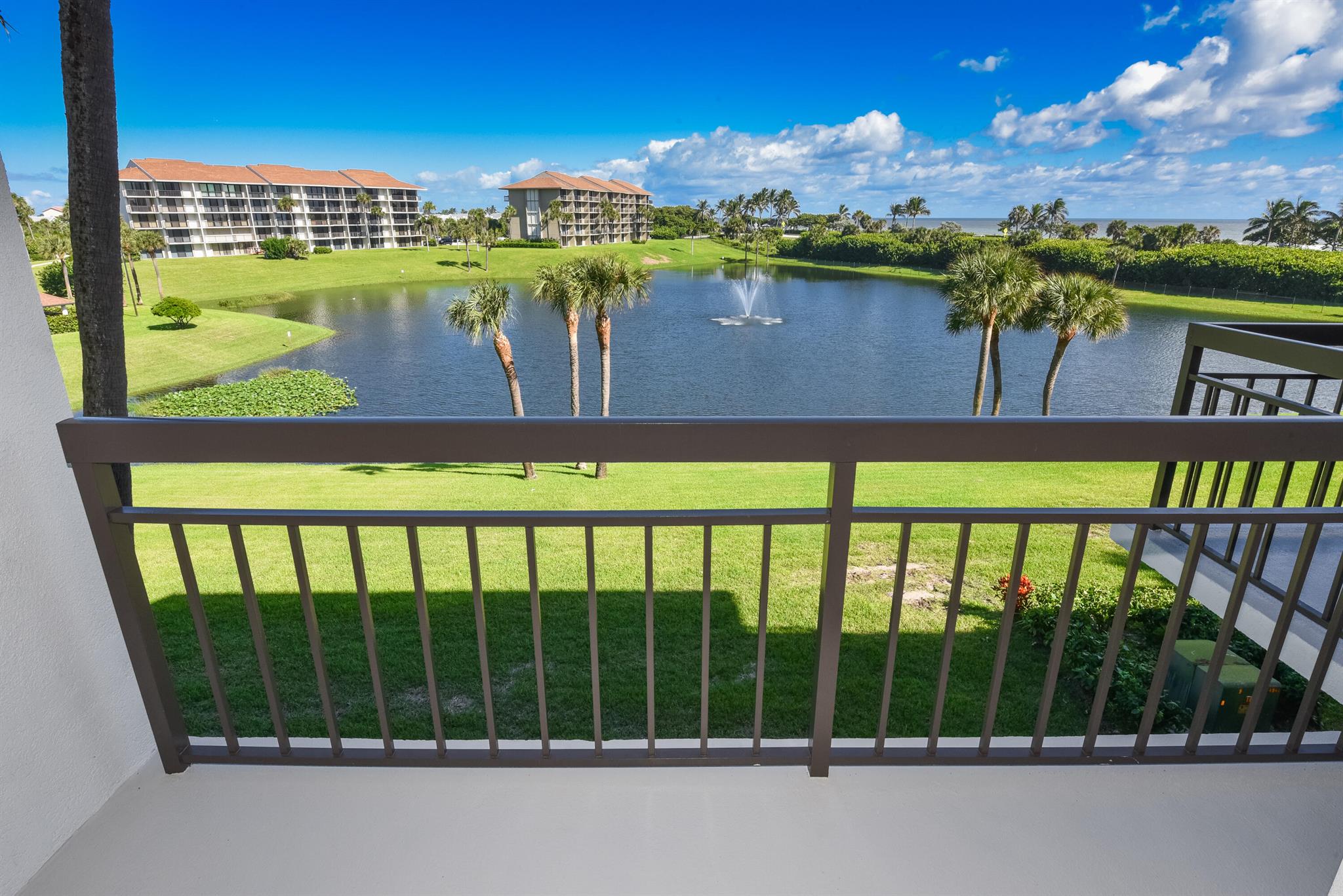601 S Seas Dr #303 Jupiter, FL 33477